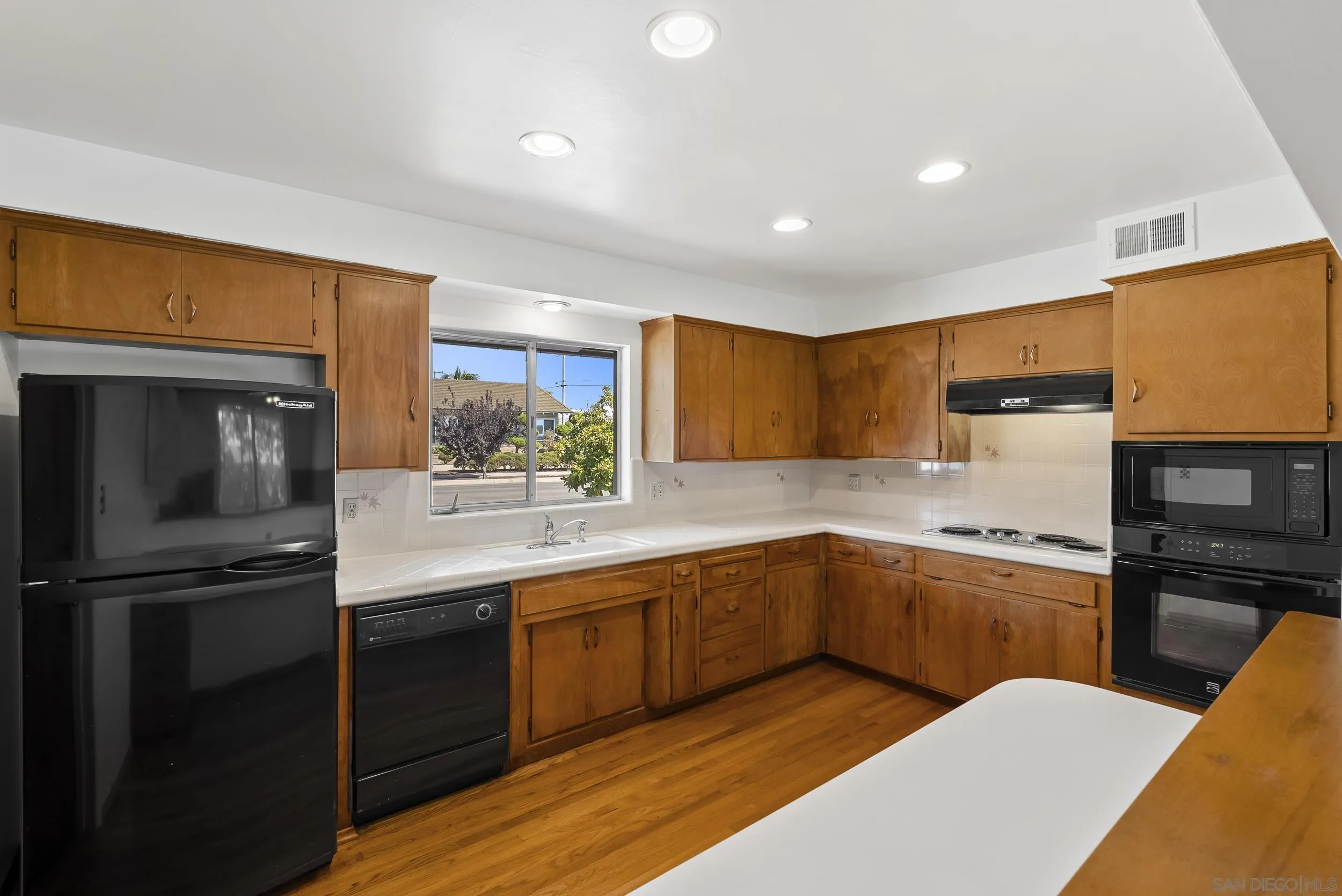https://cdn.realtyfeed.com/cdn/127/260018177/ea707abd02b4c1c6e51f9690e0de6328.webp