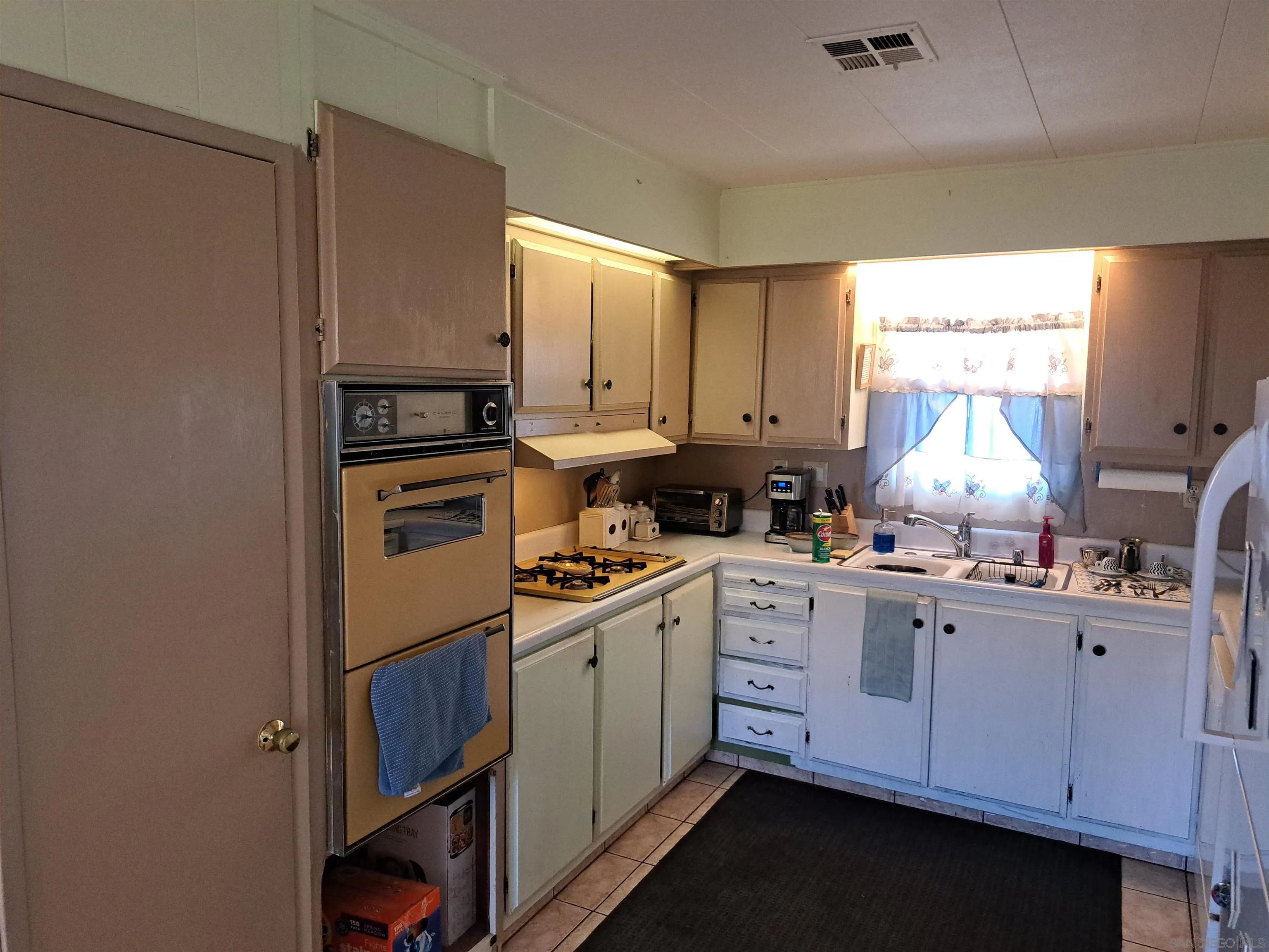 https://cdn.realtyfeed.com/cdn/127/260018181/66f1c31f344d3882bc281433f0779235.webp