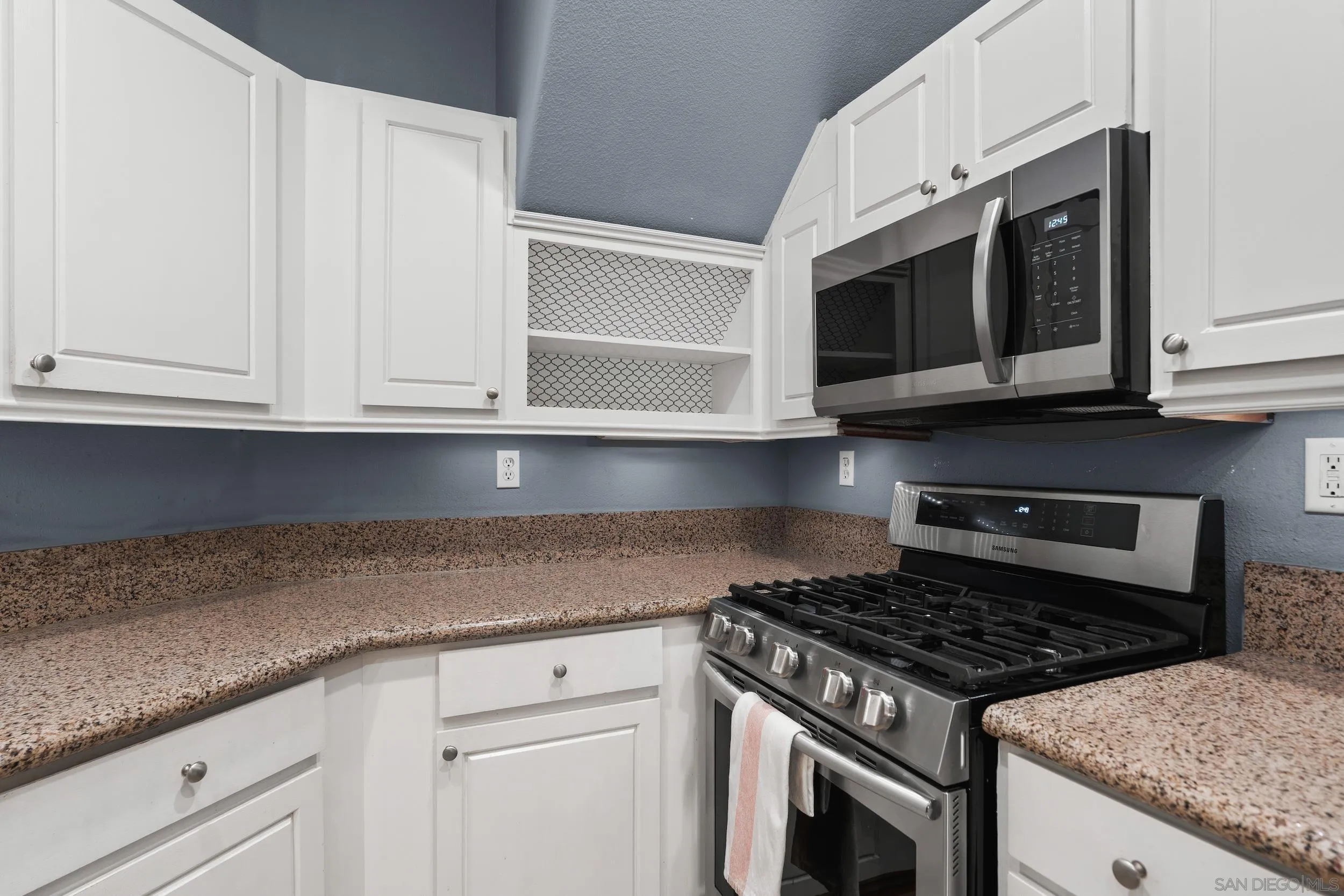 Photo #11: 260018184 Listing: Photo #11