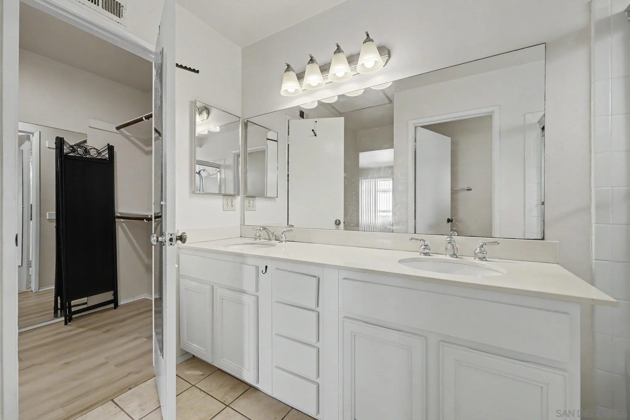 Photo #12: 260018188 Listing: Photo #12