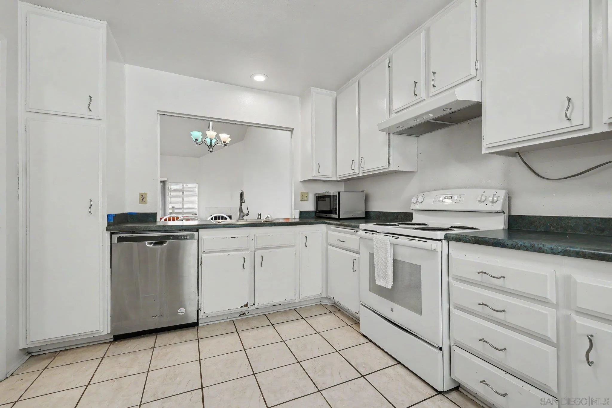 Photo #8: 260018188 Listing: Photo #8