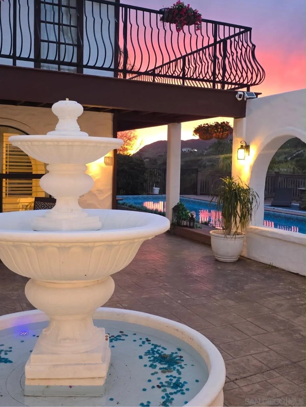 https://cdn.realtyfeed.com/cdn/127/260018190/882eb9cc03b08c6b1db72ef31182f648.webp