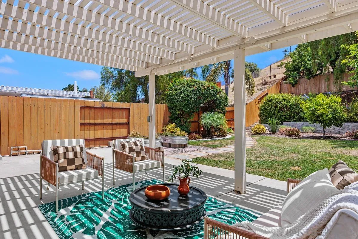 https://cdn.realtyfeed.com/cdn/127/260018206/4df9367aafbfe977145611239180f730.webp