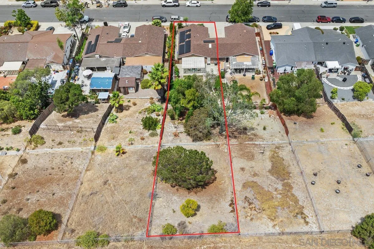 https://cdn.realtyfeed.com/cdn/127/260018206/a787ebf54786a6951b68f2d28acceb8e.webp