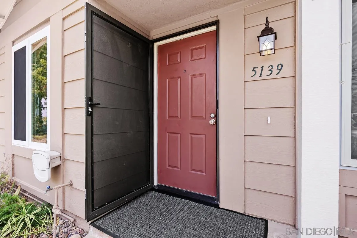https://cdn.realtyfeed.com/cdn/127/260018206/b8a7b3a1b90c2c9af777458b3c053050.webp
