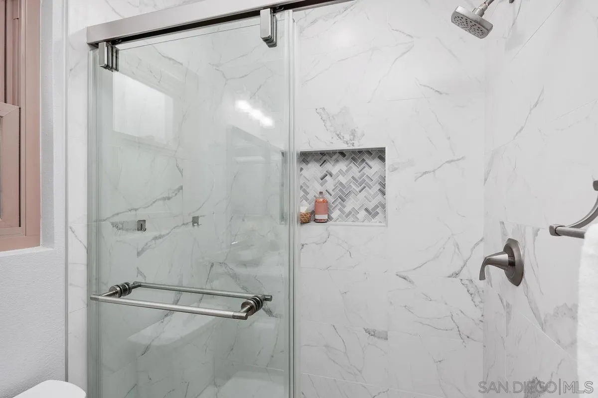 https://cdn.realtyfeed.com/cdn/127/260018206/ff75cabdafd01cf68c2e937c402cc279.webp