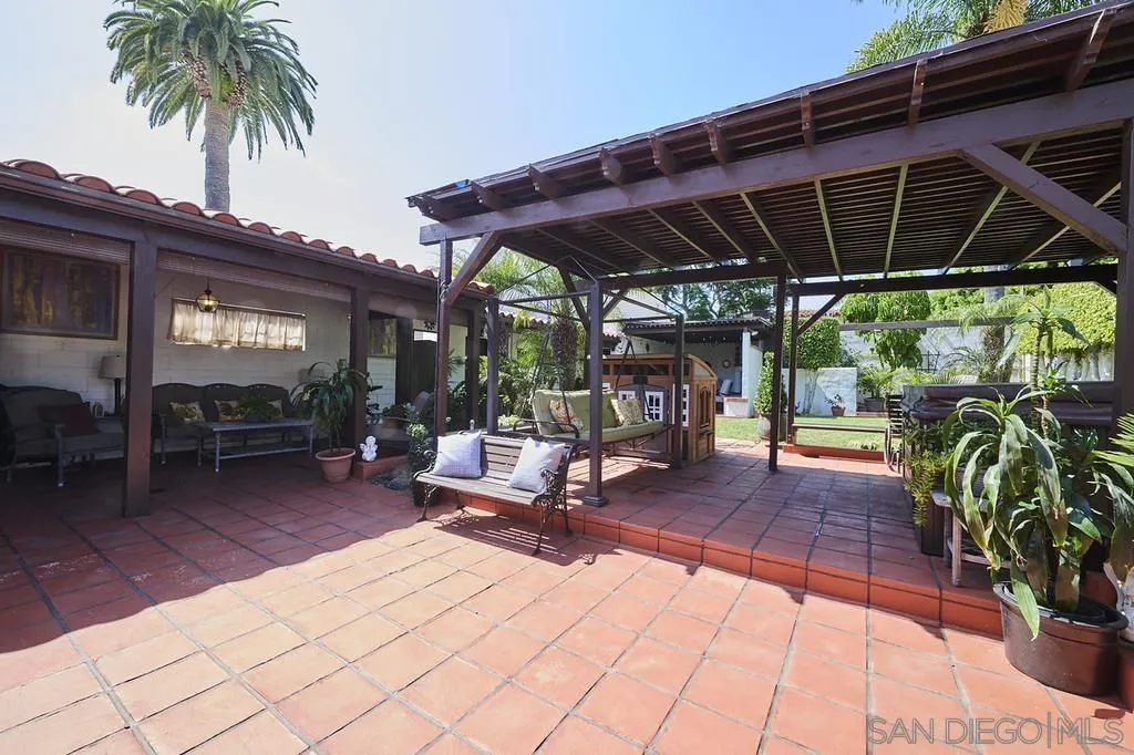 https://cdn.realtyfeed.com/cdn/127/260018207/b060886c8b88531f16fcf35790f88587.webp