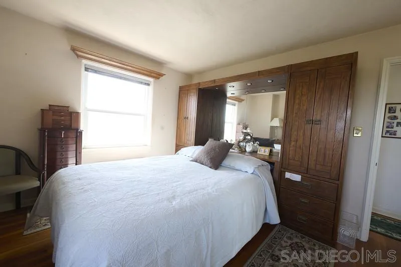 https://cdn.realtyfeed.com/cdn/127/260018207/c46b3960b3de8c59a17fca8cc49c8606.webp