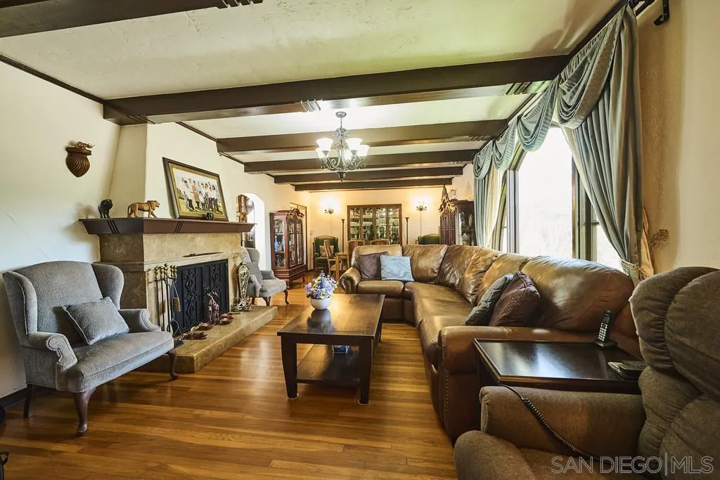 https://cdn.realtyfeed.com/cdn/127/260018207/d8a8be75fe3a225a7c4eb1d7a4480ac9.webp