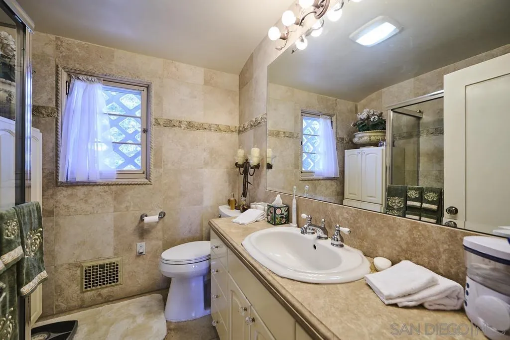 https://cdn.realtyfeed.com/cdn/127/260018207/edb37fb88cbc56a19274123728a9f1bc.webp
