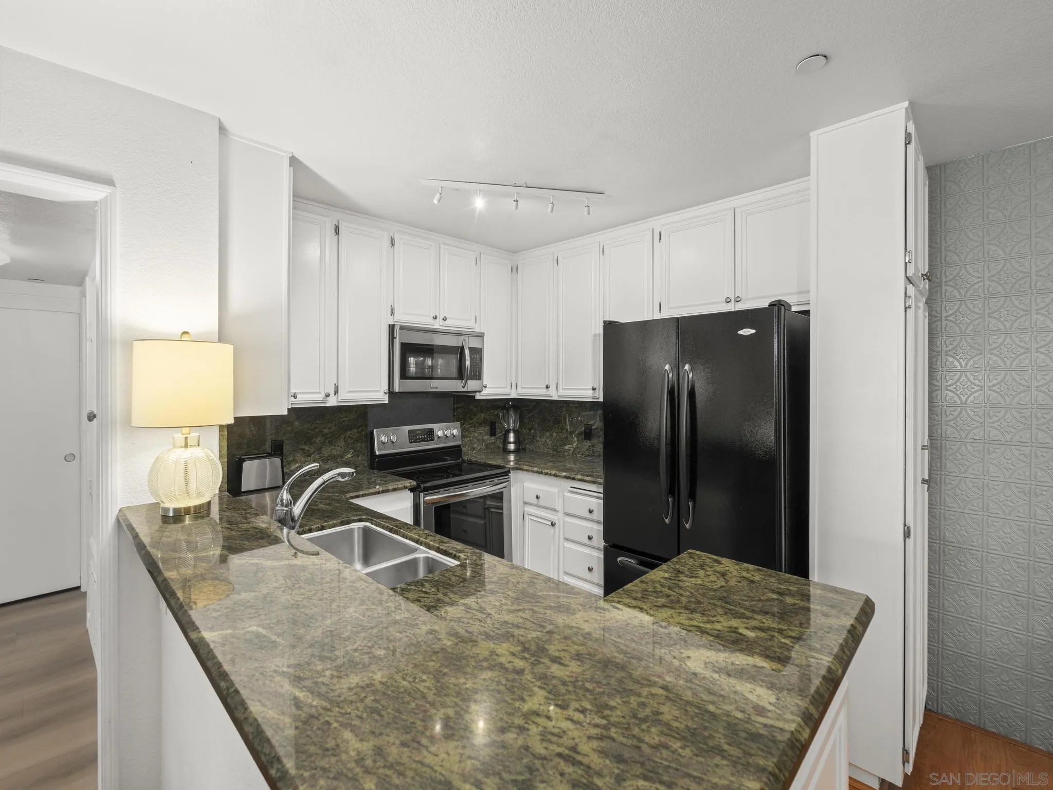 Photo #9: 260018209 Listing: Photo #9