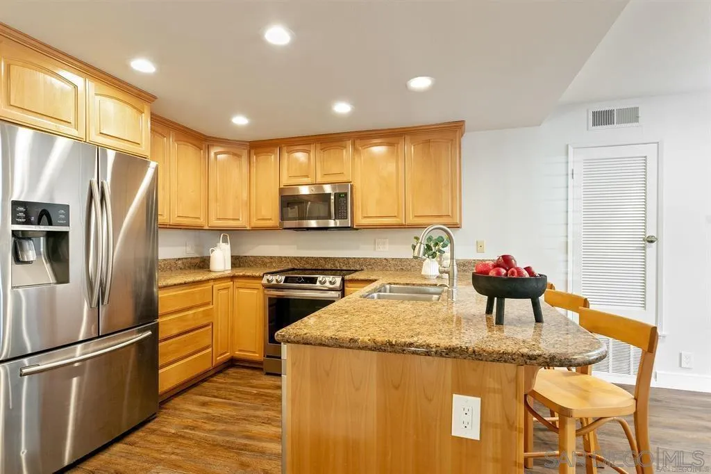Photo #12: 260018213 Listing: Photo #12