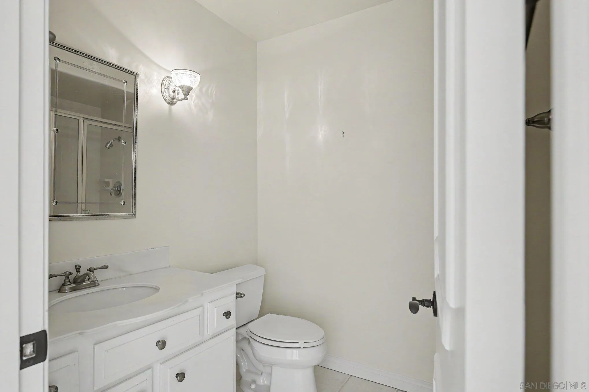 https://cdn.realtyfeed.com/cdn/127/260018216/43d38610ca73e9f783a25c44275d2805.webp