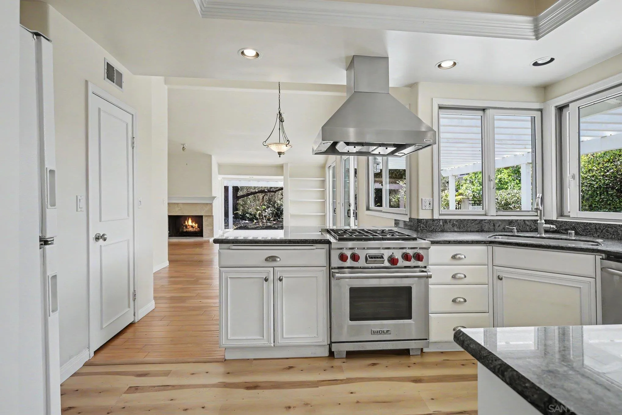 https://cdn.realtyfeed.com/cdn/127/260018216/7c74edade900c3e14fa3f60d718cbf9b.webp