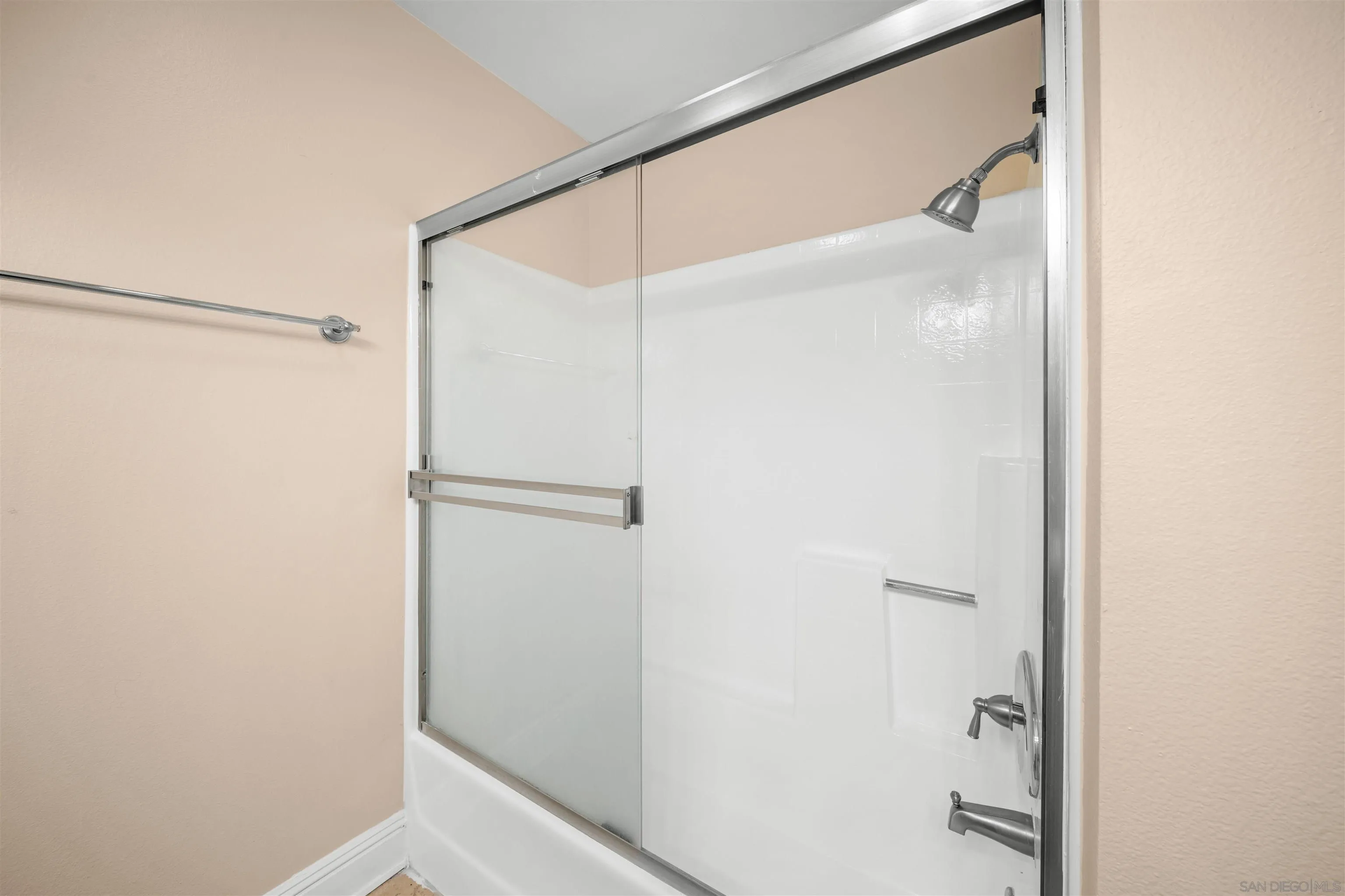 https://cdn.realtyfeed.com/cdn/127/260018220/10ca19ef8887a191d07600a57f41256c.webp