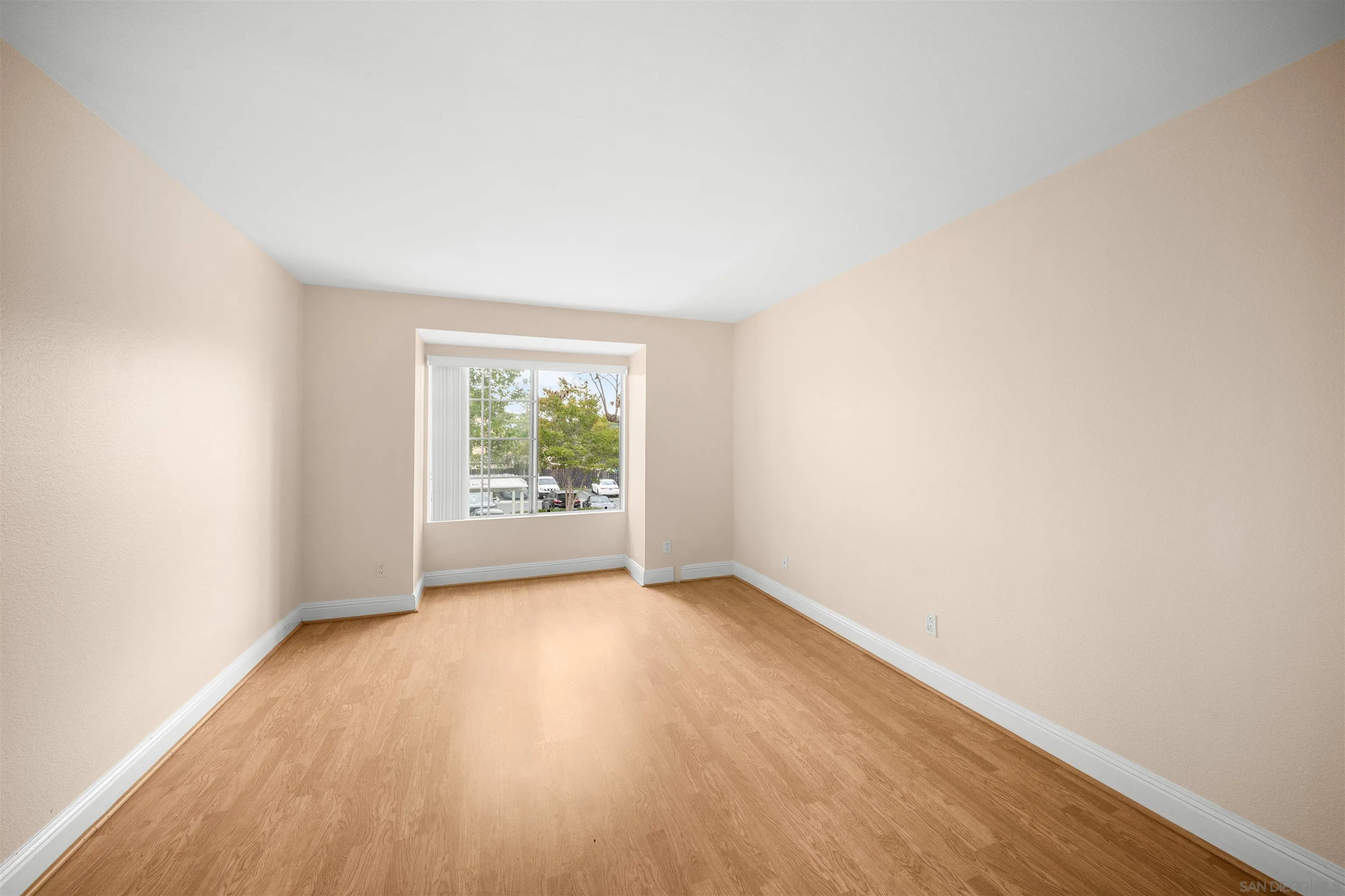 https://cdn.realtyfeed.com/cdn/127/260018220/26b8c6c4804e3fc41945c9bb29f0e3c2.webp