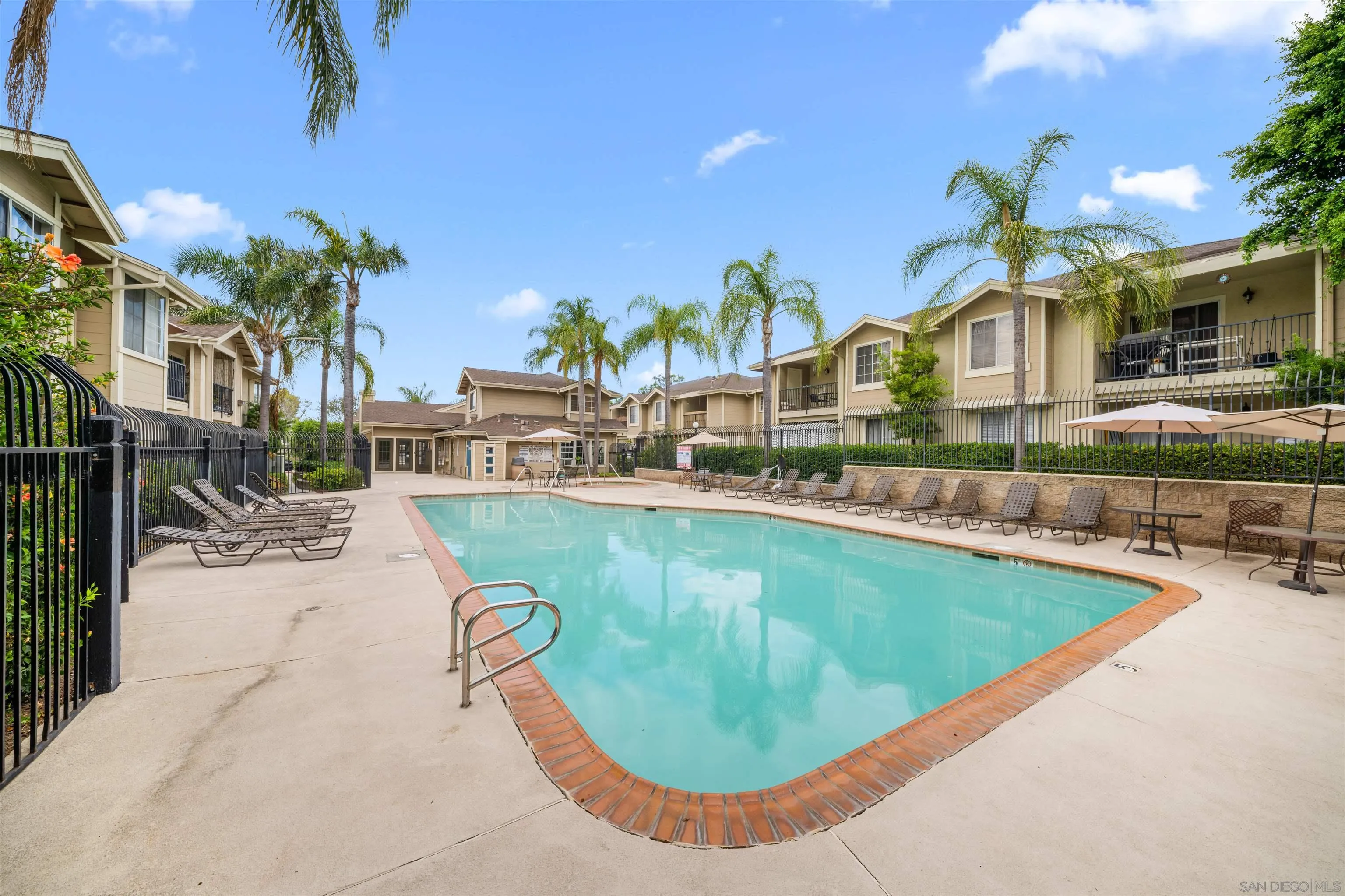 https://cdn.realtyfeed.com/cdn/127/260018220/3a24a4489b997dbb6d3df38b3054194c.webp