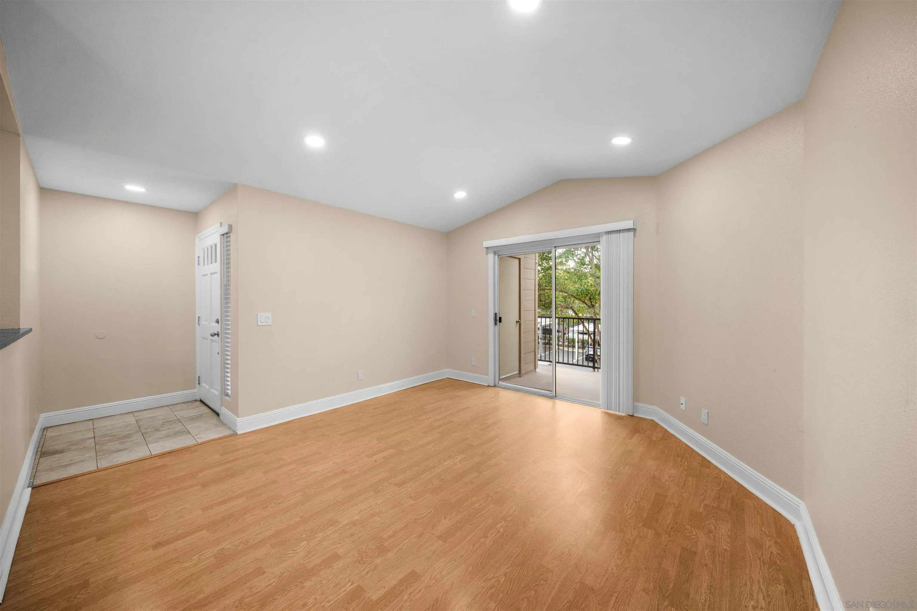 https://cdn.realtyfeed.com/cdn/127/260018220/a48734801dc0bef9da2fed177326a0ca.webp