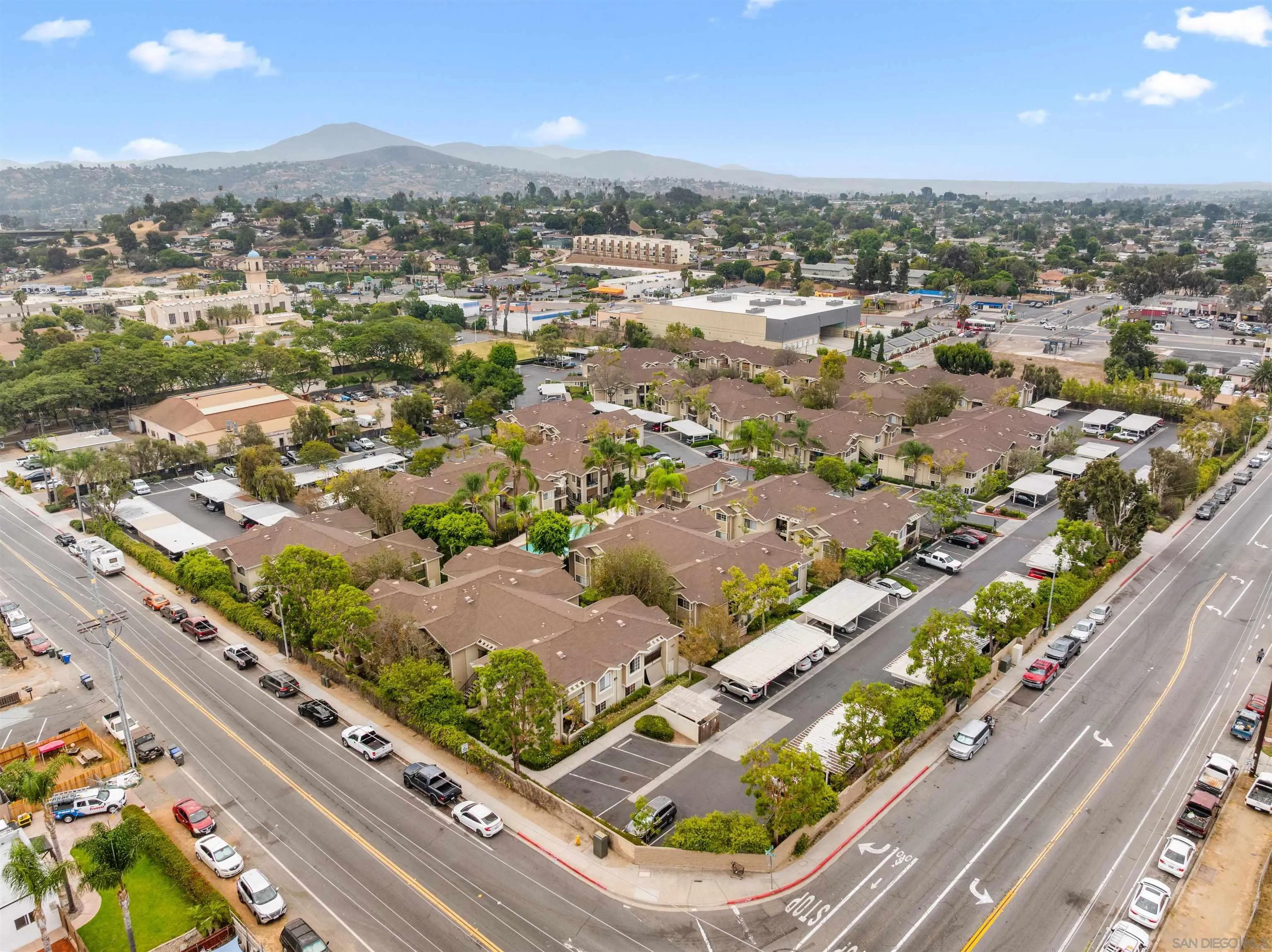 https://cdn.realtyfeed.com/cdn/127/260018220/e7b3a81e5253abd8a93c1a48fa2fae6f.webp