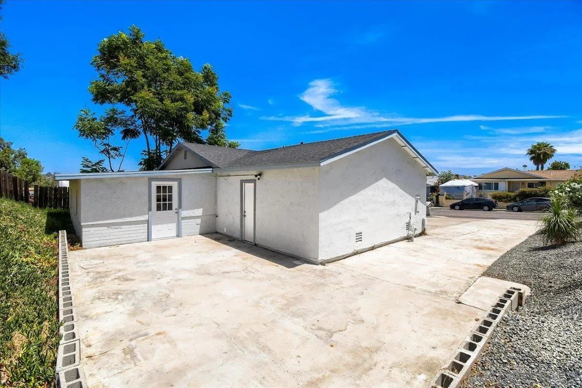 https://cdn.realtyfeed.com/cdn/127/260018227/8f24d3fa19f7660e0baaa25e9550d77c.webp