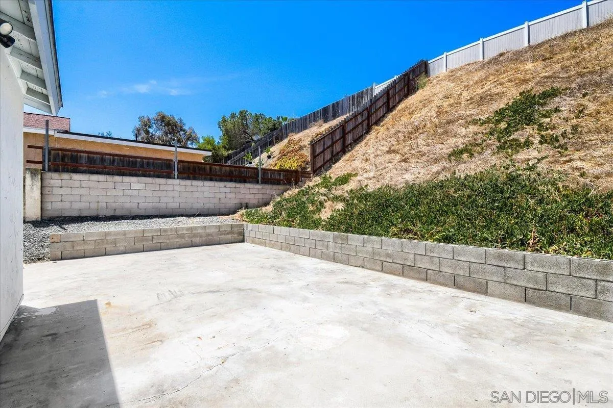 https://cdn.realtyfeed.com/cdn/127/260018227/b05f8d8c54b4926dabf1d8af68bba6c0.webp