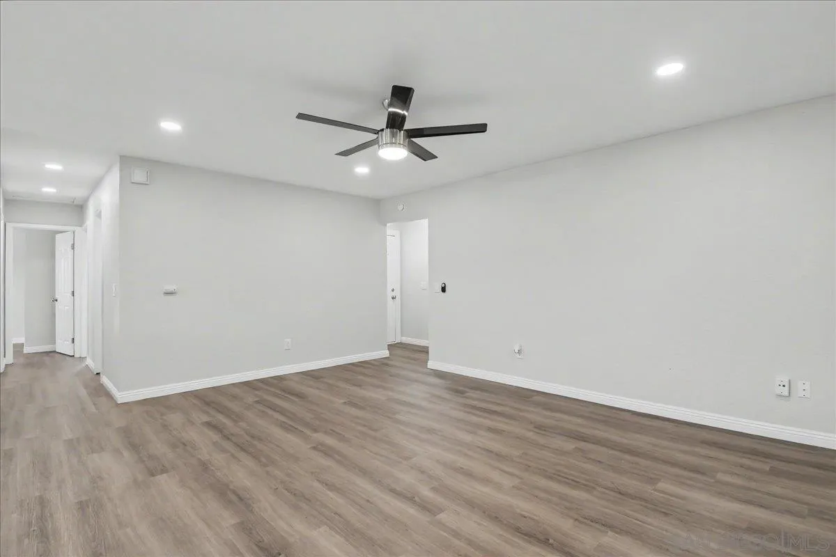https://cdn.realtyfeed.com/cdn/127/260018227/bfff2f7813eb7337bfc5dcd65e966089.webp