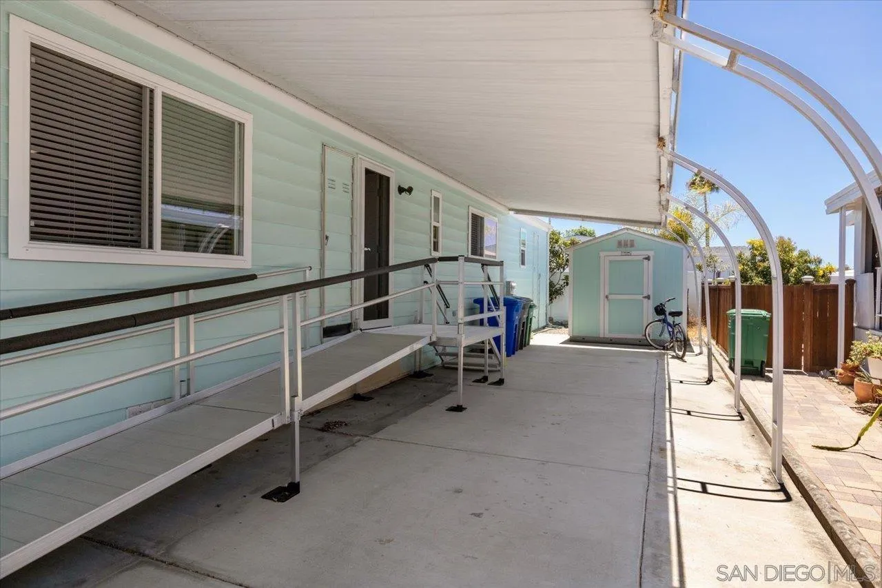 https://cdn.realtyfeed.com/cdn/127/260018229/32b2d17dad2b9970c0e2796eb790279d.webp