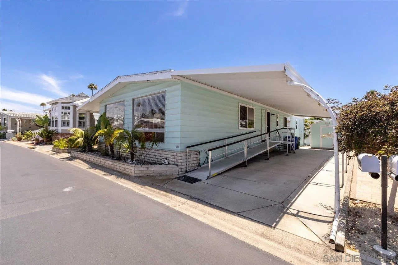 https://cdn.realtyfeed.com/cdn/127/260018229/8ba53762deafee370a583a26ddfb5ed7.webp
