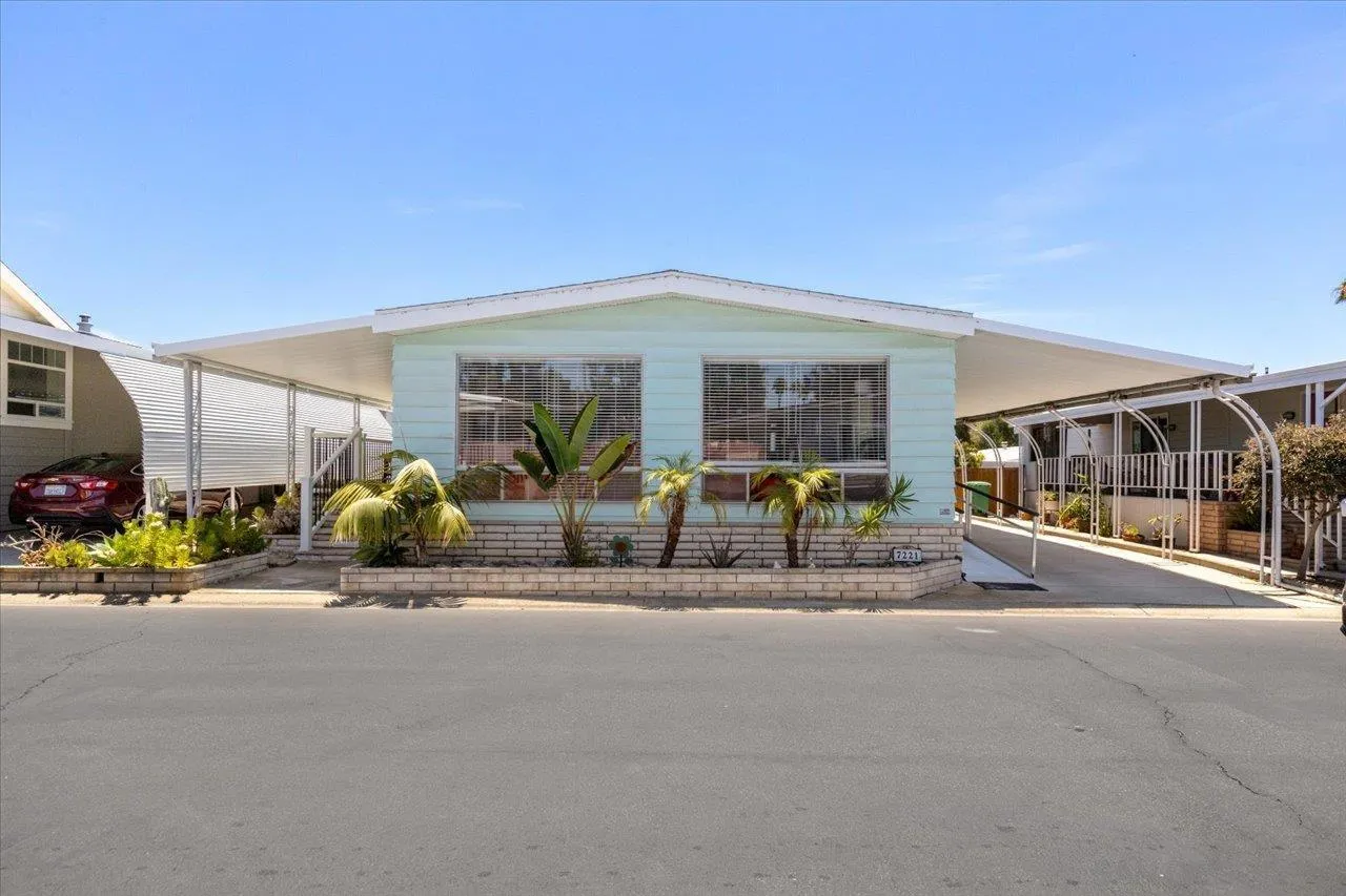 https://cdn.realtyfeed.com/cdn/127/260018229/9da06d9db606ccb21095ab215b426b4f.webp
