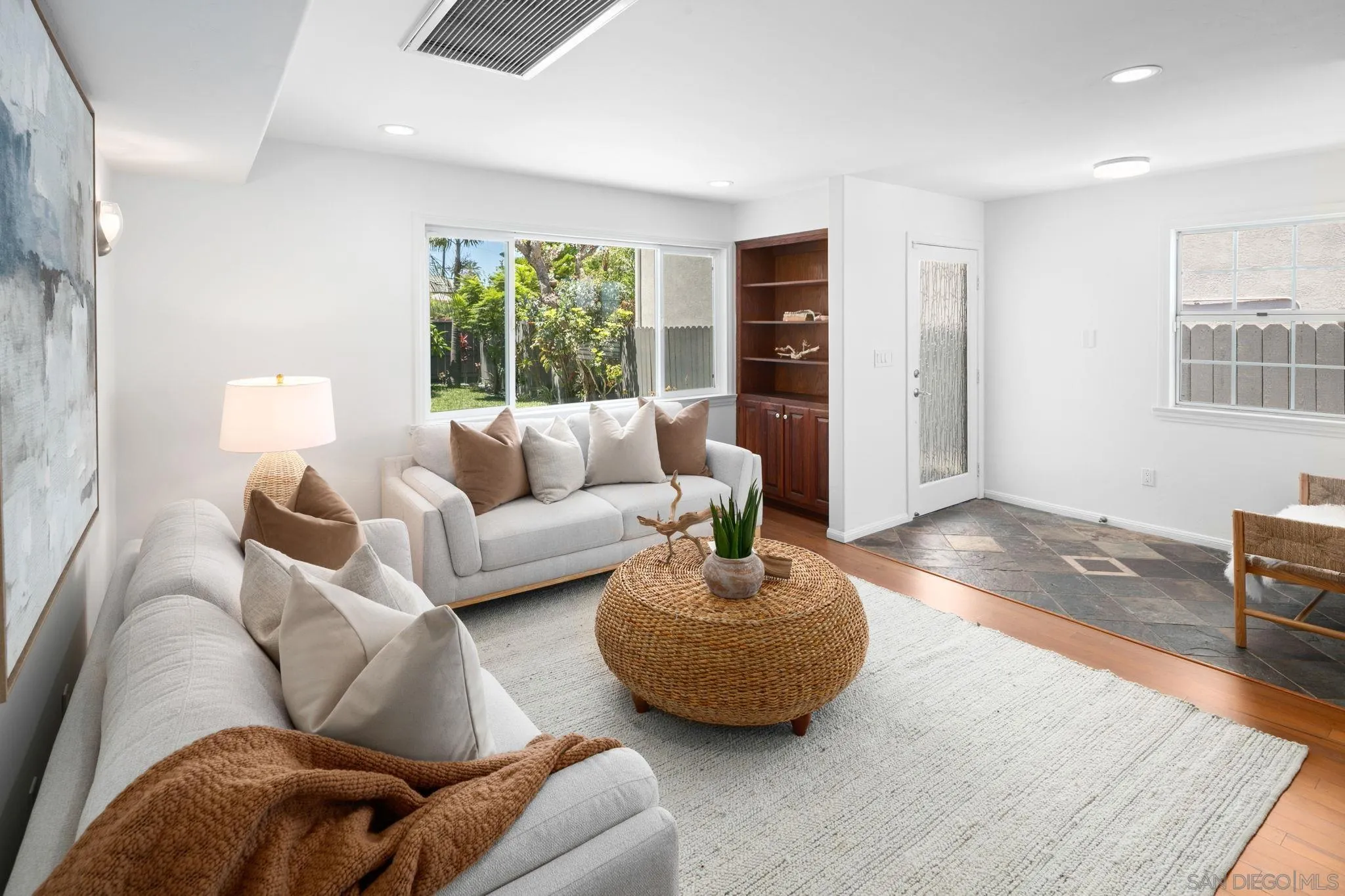 https://cdn.realtyfeed.com/cdn/127/260018230/6eff0d2a2a235d3de79d679cacefd78e.webp