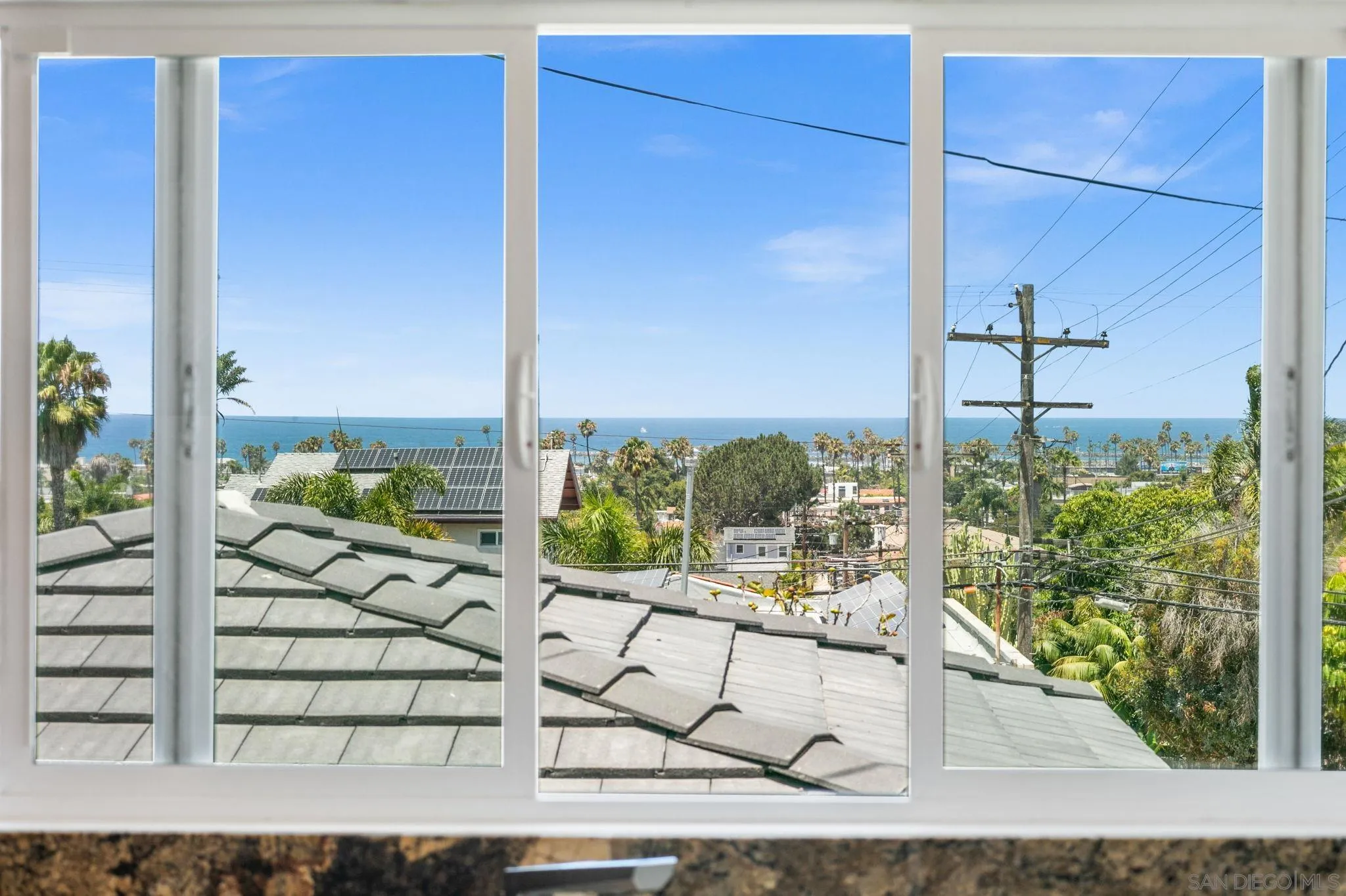 https://cdn.realtyfeed.com/cdn/127/260018230/85ba952327f624c0442bd6670d307fd0.webp
