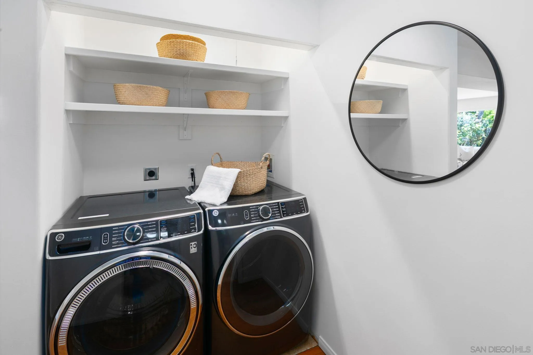 https://cdn.realtyfeed.com/cdn/127/260018230/876a12a3f526f86447b8ca2d41b51eab.webp