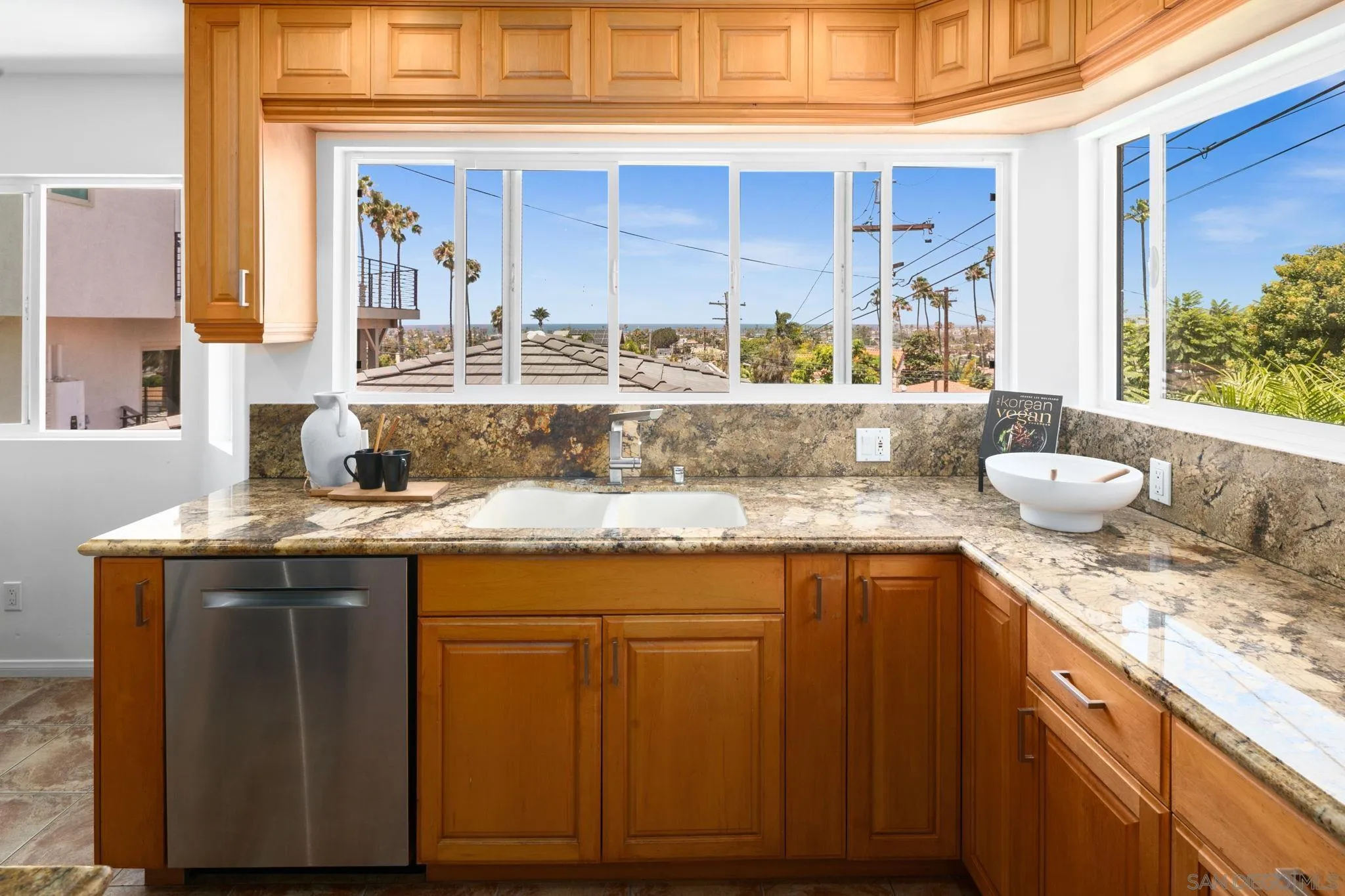 https://cdn.realtyfeed.com/cdn/127/260018230/cb61b8760331fdeea233c2ebace43854.webp