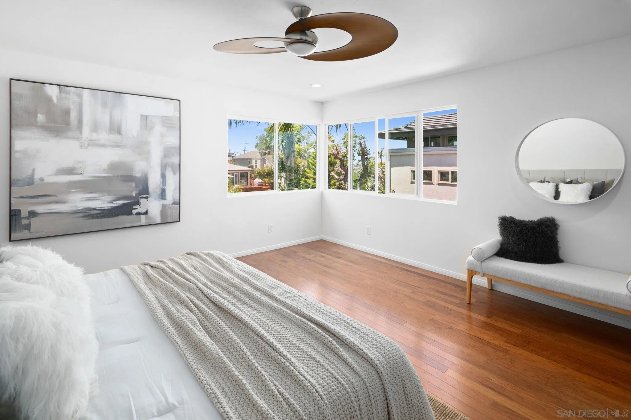 https://cdn.realtyfeed.com/cdn/127/260018230/ed7f784f50917b535c3315aeea123c77.webp