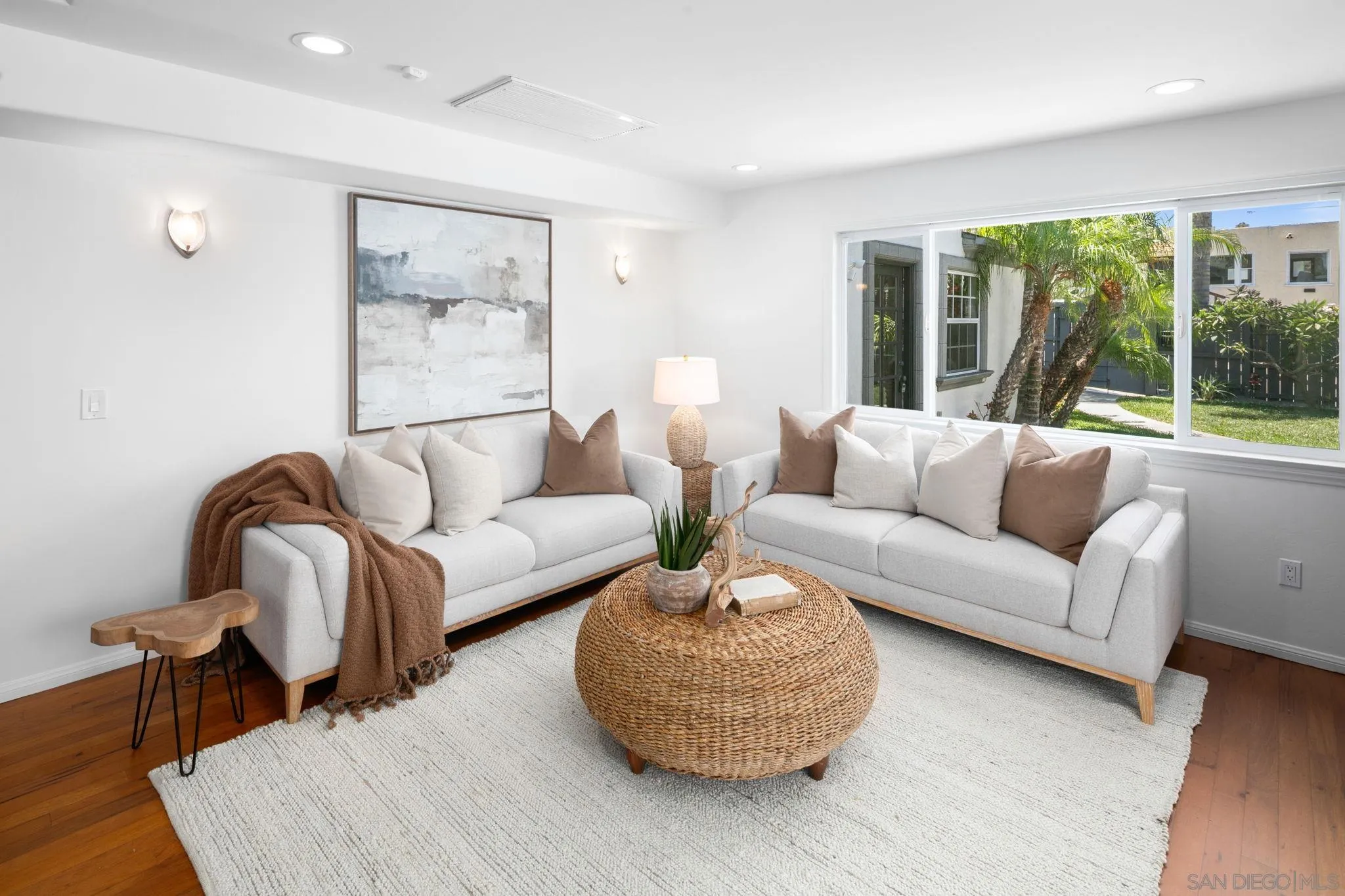 https://cdn.realtyfeed.com/cdn/127/260018230/fda2d95f5ad459d450e3e4c4f8ad0f19.webp