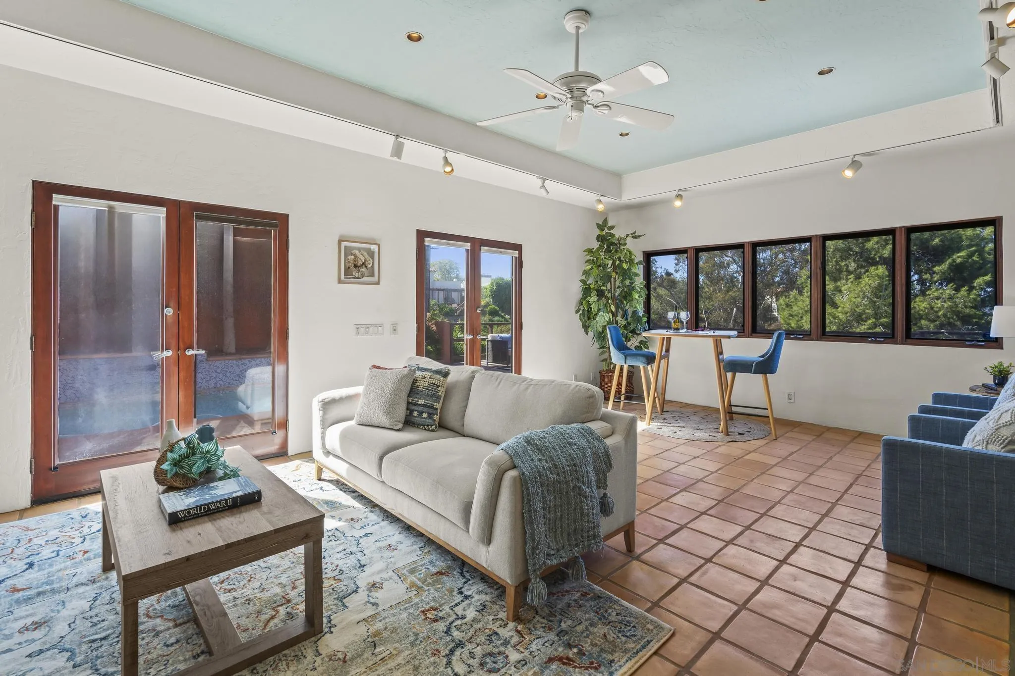 https://cdn.realtyfeed.com/cdn/127/260018238/01eec786de428d4806045dfc0f5c9bca.webp