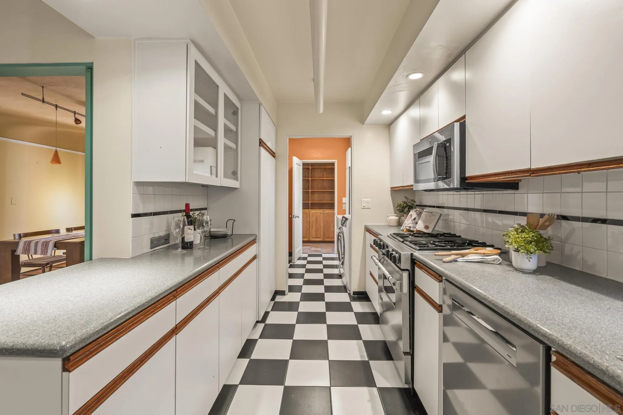 https://cdn.realtyfeed.com/cdn/127/260018238/eea4c68d7f60121d9254832343772be9.webp