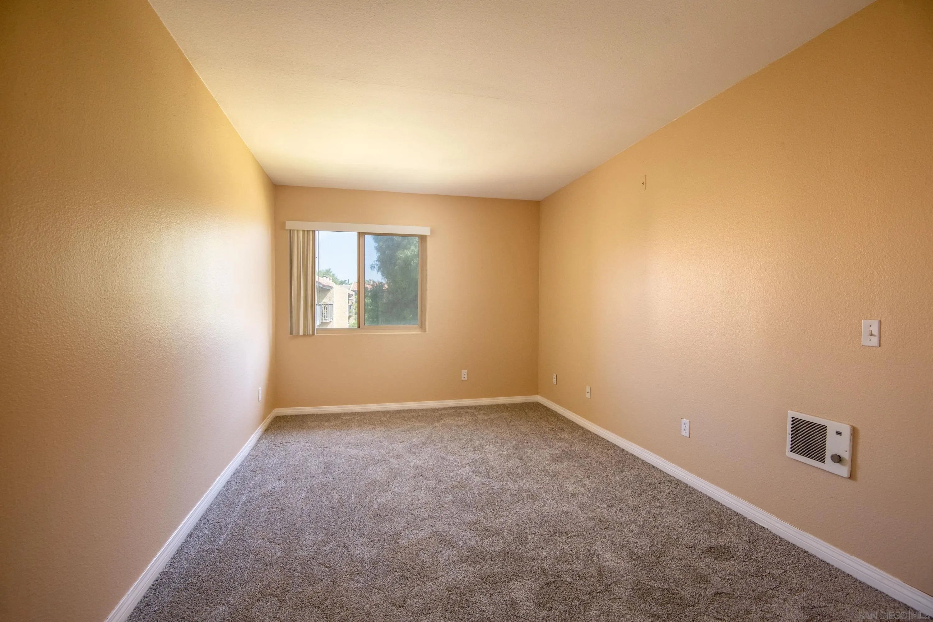 Photo #12: 260018239 Listing: Photo #12