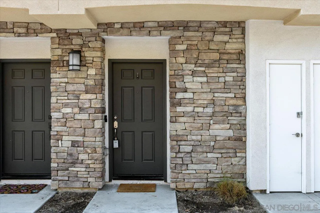 Photo #3: 260018241 Listing: Photo #3