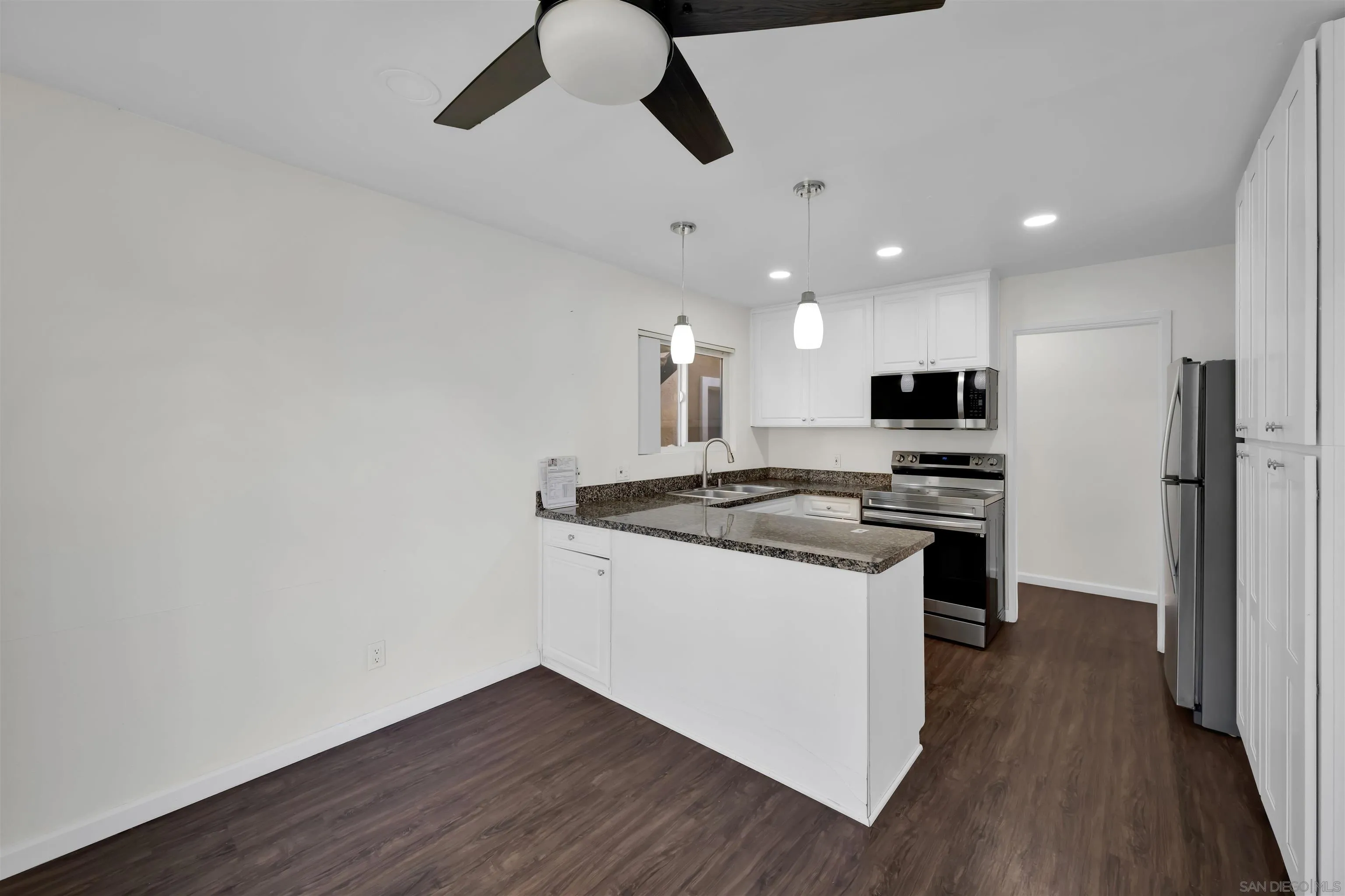 https://cdn.realtyfeed.com/cdn/127/260018243/460147af0ff7783113aab0587b1a7d08.webp