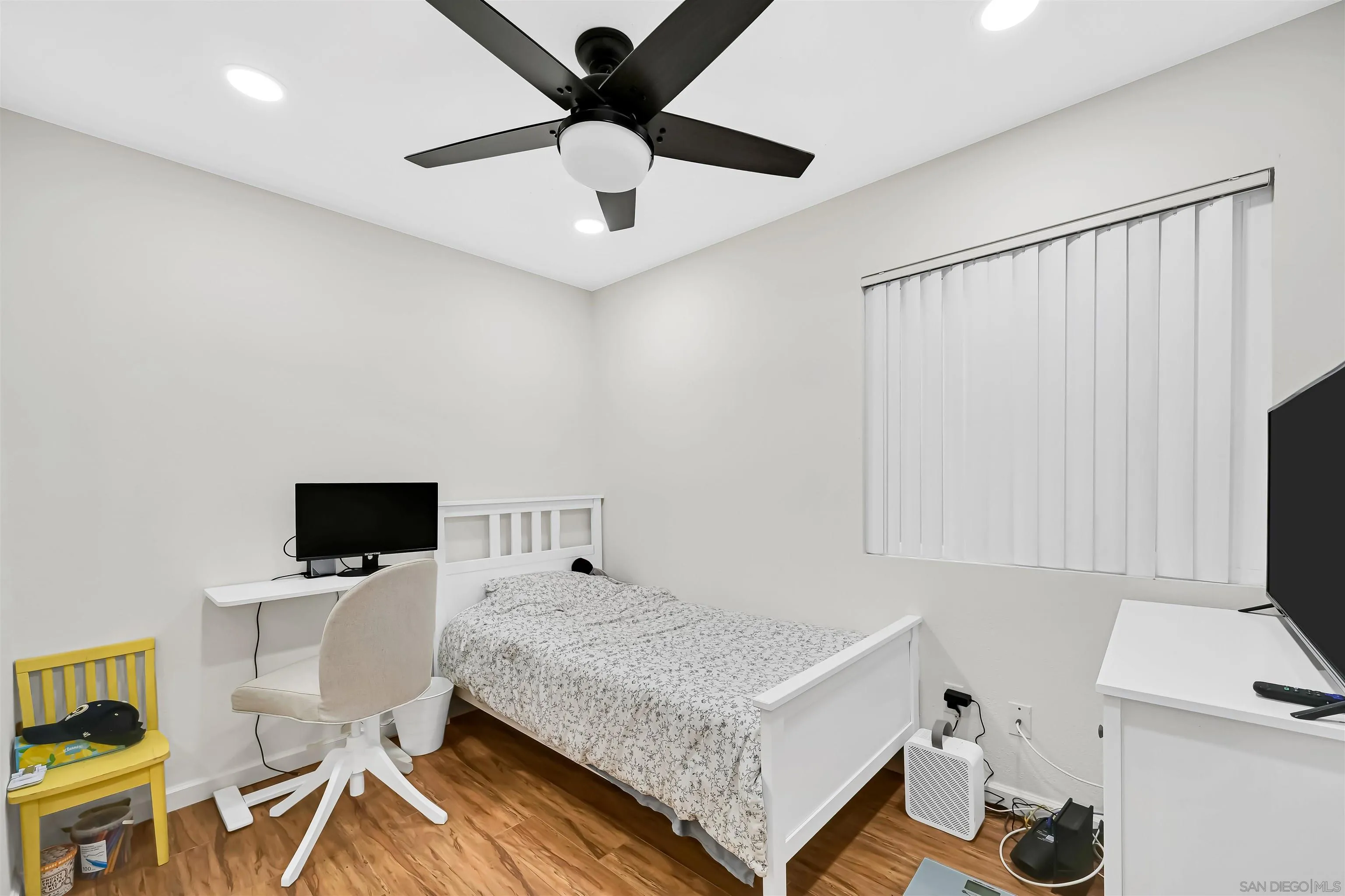 https://cdn.realtyfeed.com/cdn/127/260018243/470a7ae57eb09831bf435c377e342dc3.webp