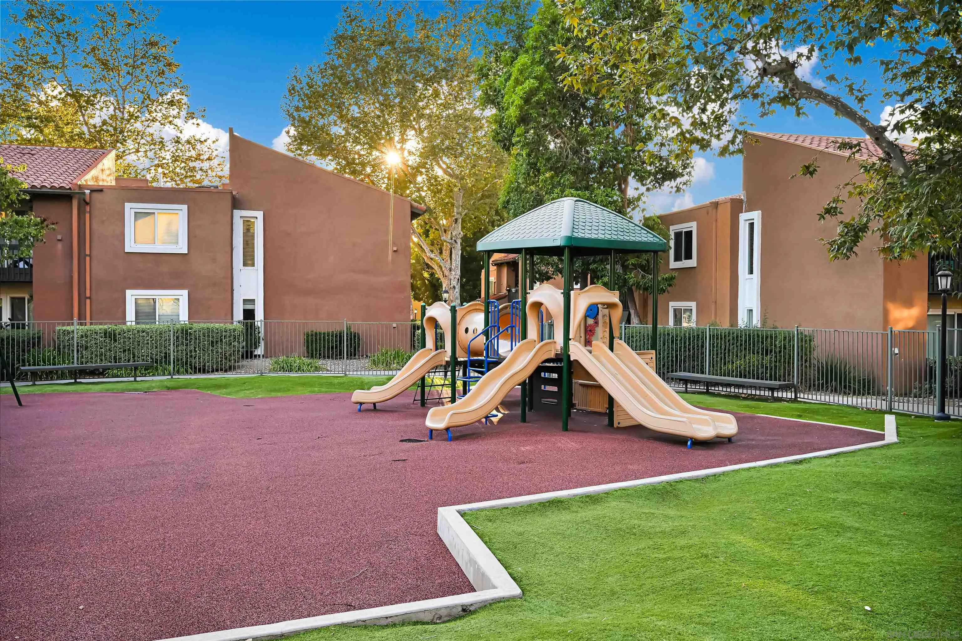 https://cdn.realtyfeed.com/cdn/127/260018243/71cf2814f17b32596da0d72f14881050.webp
