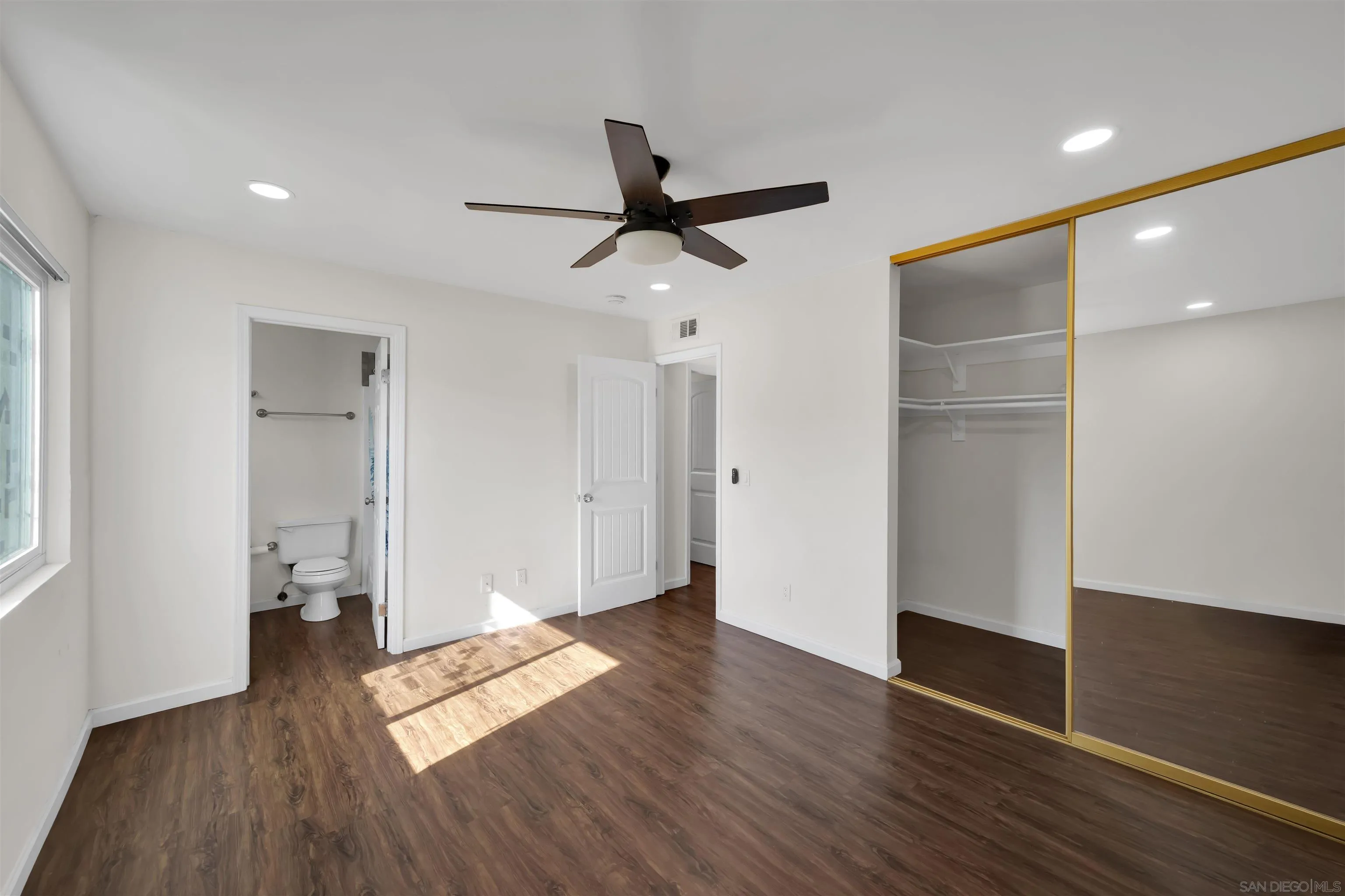 https://cdn.realtyfeed.com/cdn/127/260018243/c3d1c14fe8f28b936cd3dce9a637b59d.webp