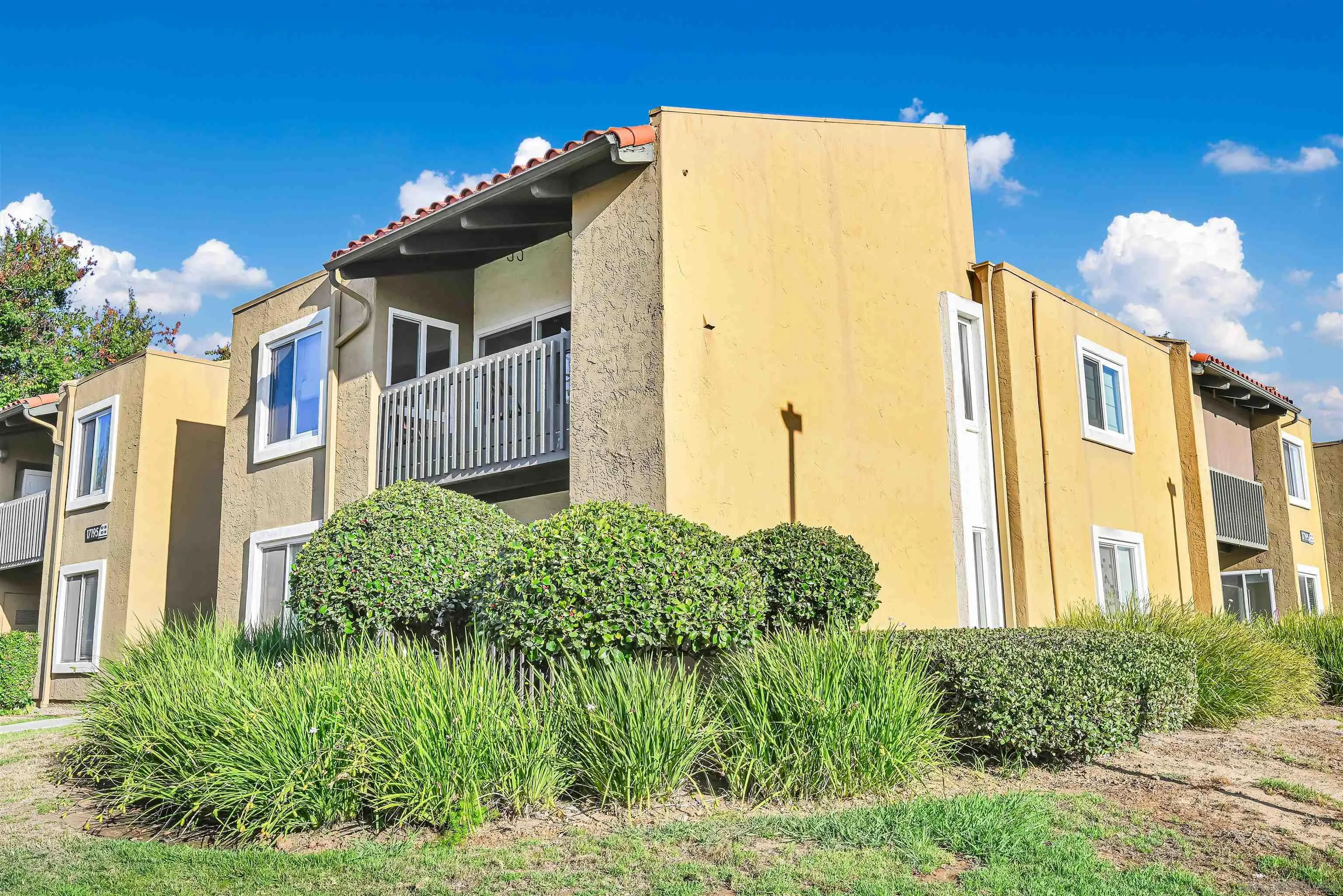 https://cdn.realtyfeed.com/cdn/127/260018243/e61924f635f12703e34d793726d7dac2.webp