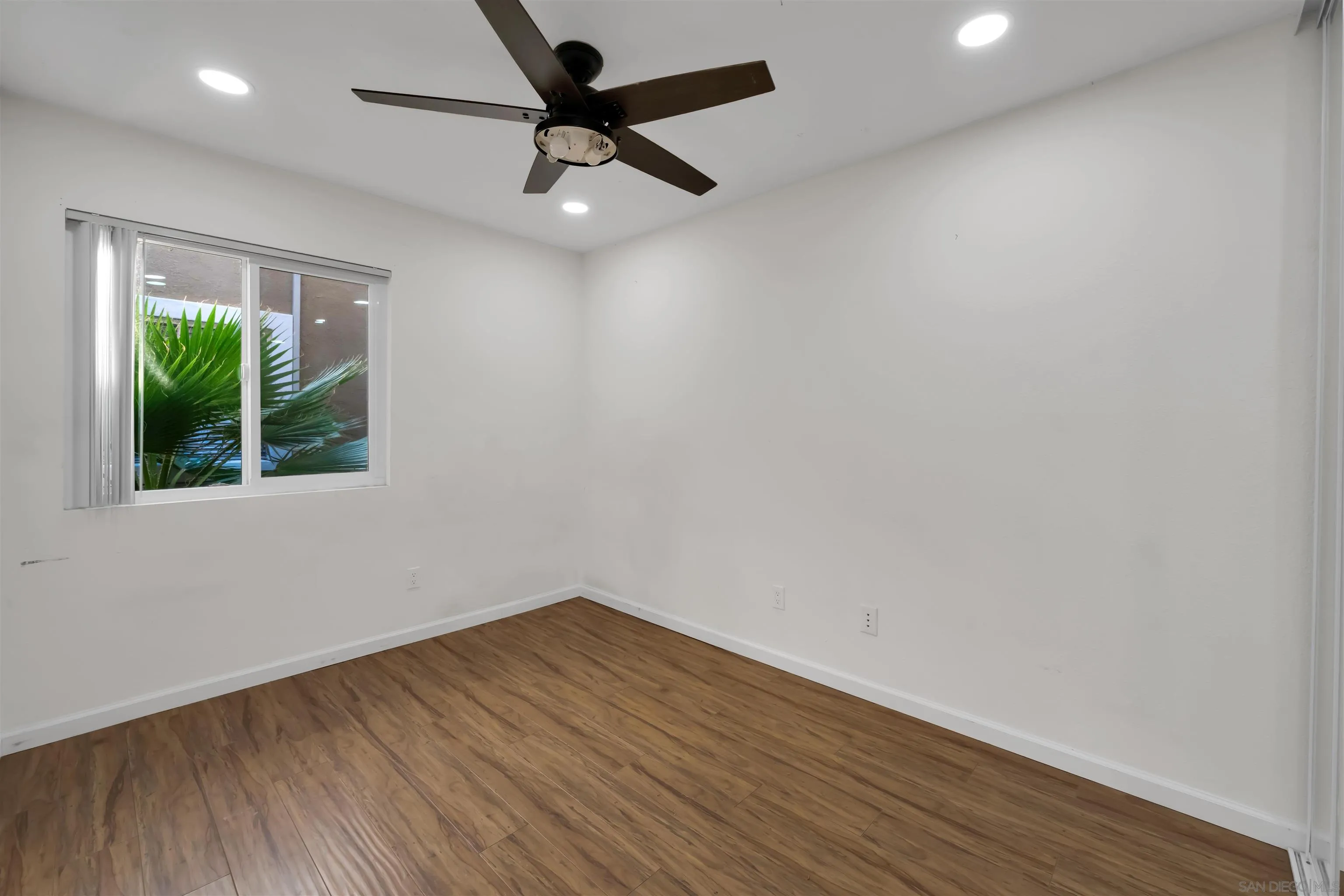 https://cdn.realtyfeed.com/cdn/127/260018243/f7e60f197ba83375395645c5ac03860c.webp