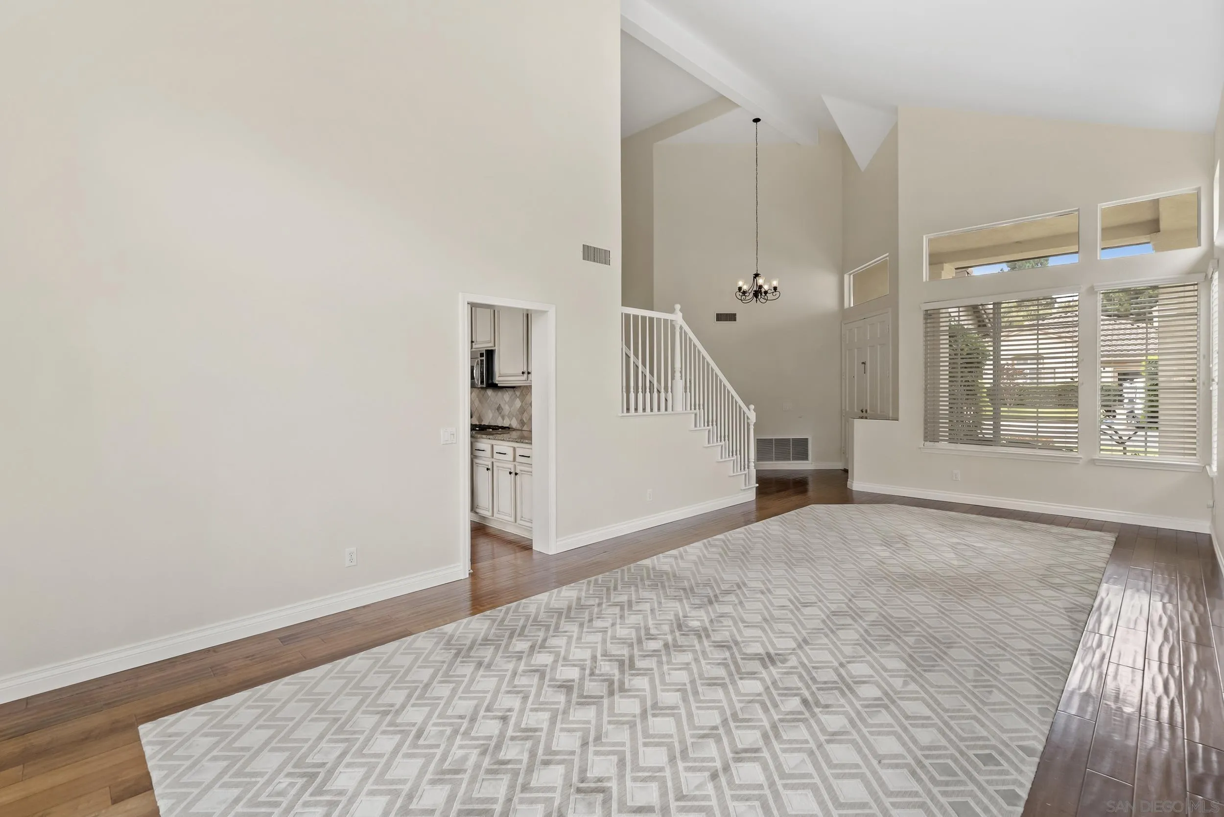 https://cdn.realtyfeed.com/cdn/127/260018247/3b125bd8368f570cb3c692edb6da441a.webp