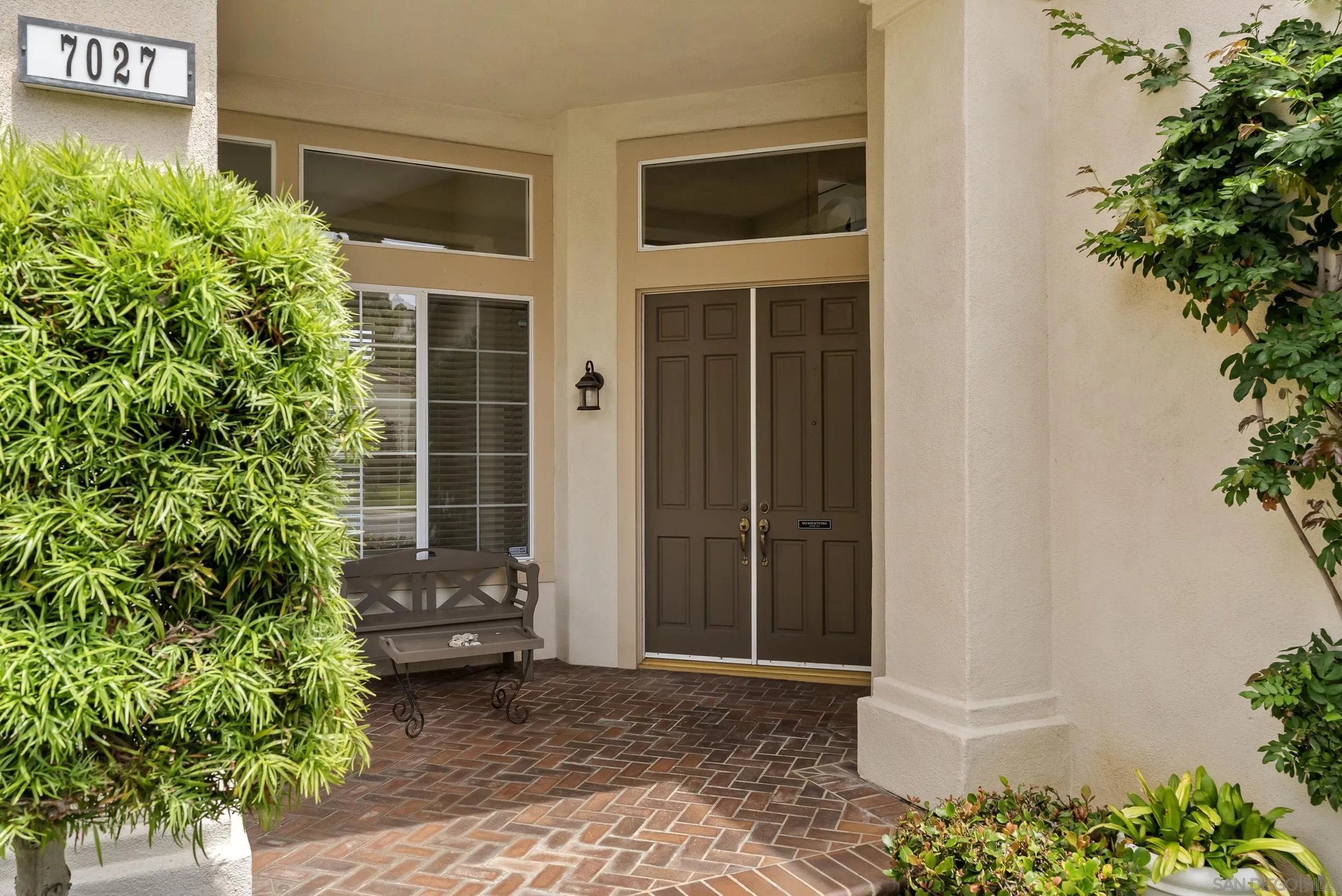 https://cdn.realtyfeed.com/cdn/127/260018247/bd44539c5c634e286ac1e8985ca8cc2f.webp