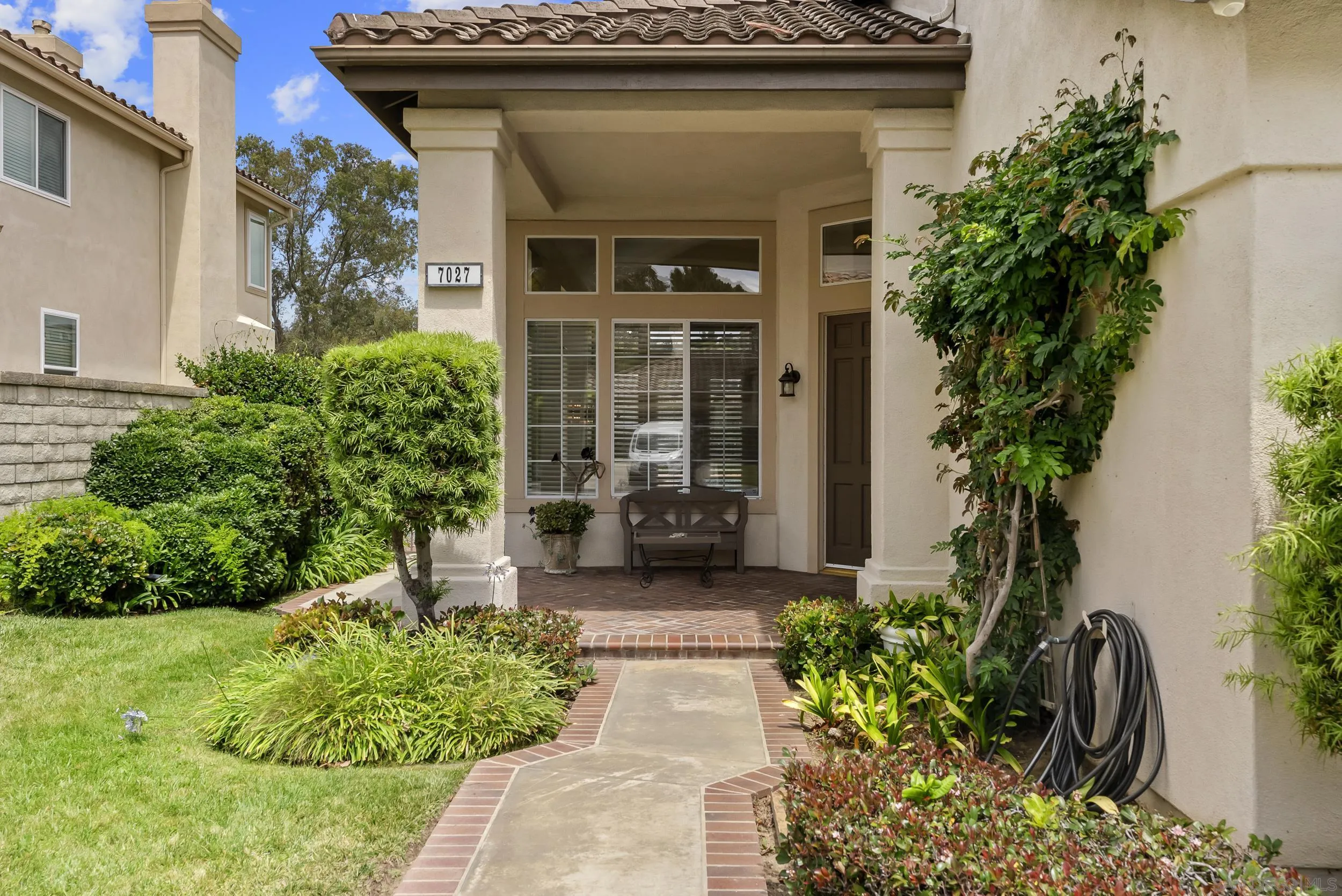 https://cdn.realtyfeed.com/cdn/127/260018247/d067d1838f444ba043026bf225b6566b.webp