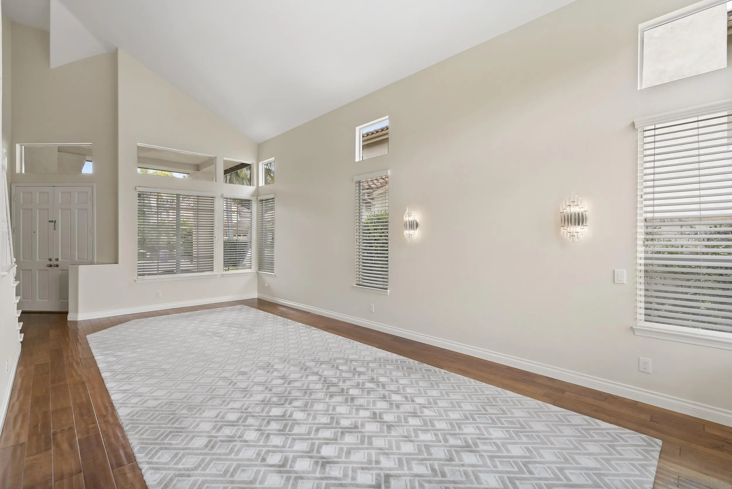 https://cdn.realtyfeed.com/cdn/127/260018247/e040782989c224f76ea903406cde5df6.webp