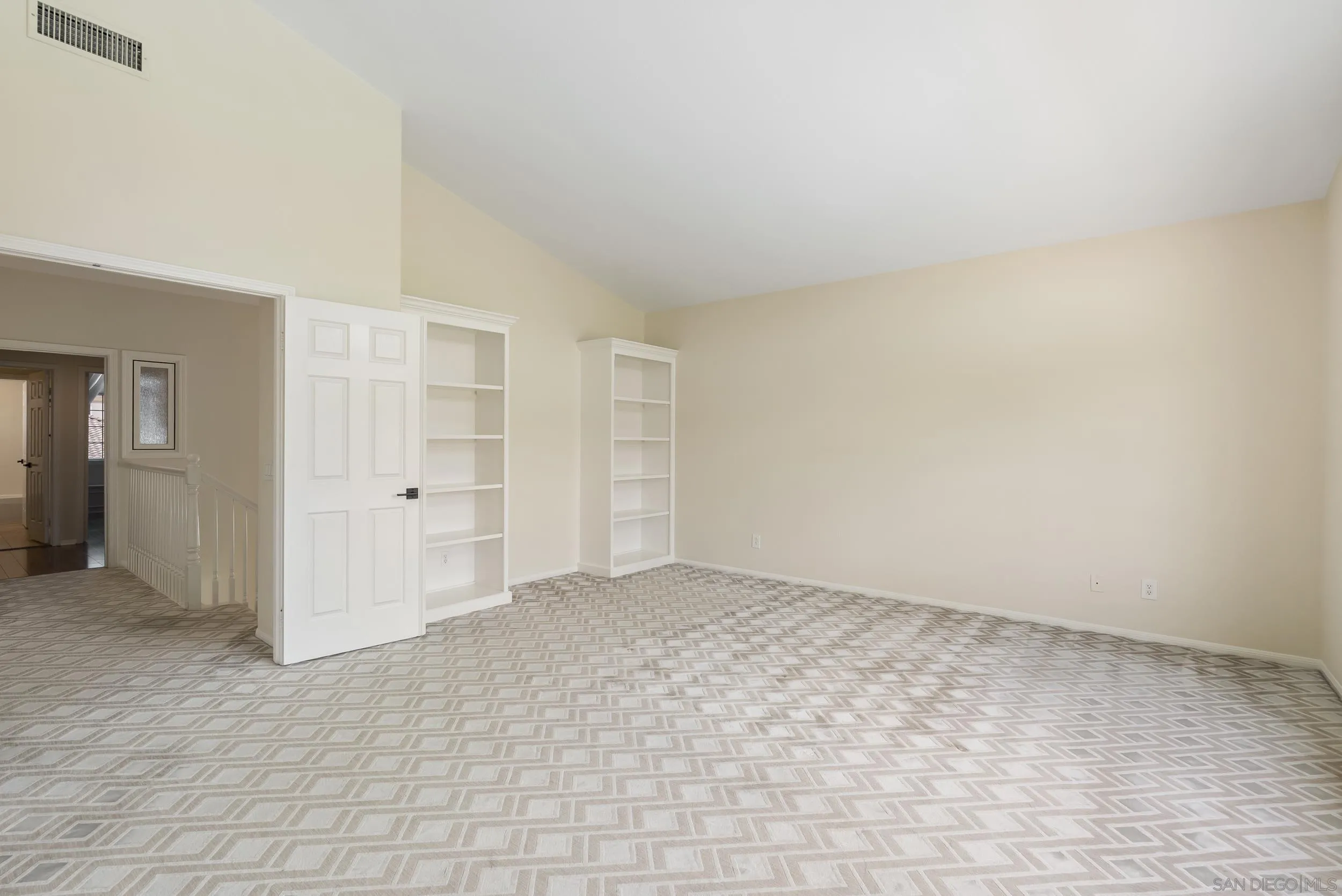 https://cdn.realtyfeed.com/cdn/127/260018247/e56877f87a6bc3cab025e7743b047c56.webp